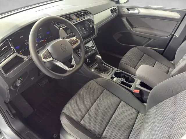 Volkswagen Touran view 6
