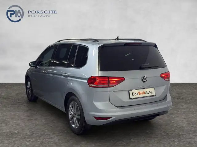 Volkswagen Touran view 4