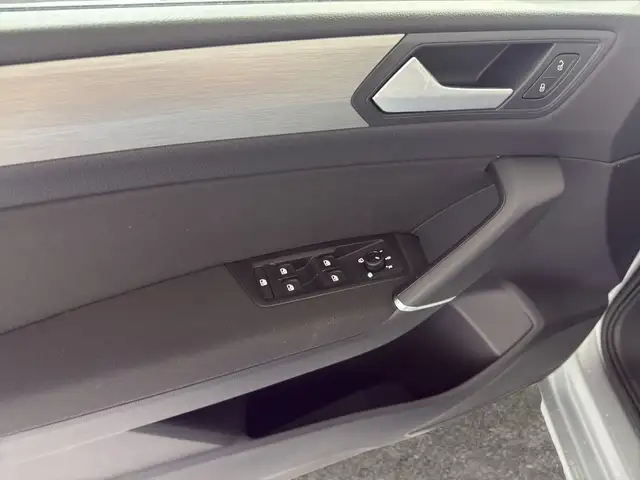 Volkswagen Touran view 14