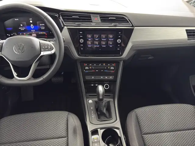 Volkswagen Touran view 10