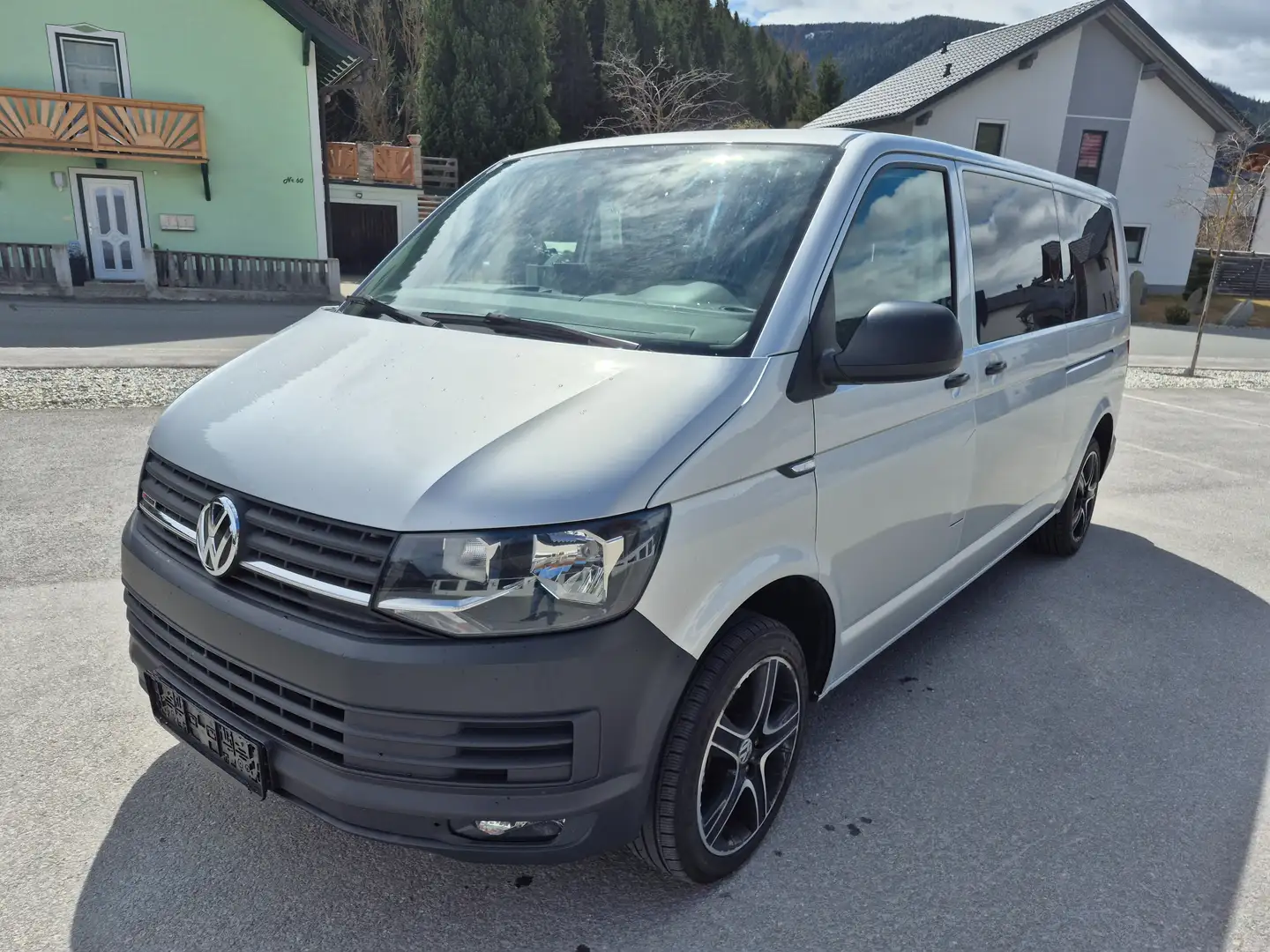 Volkswagen T6 Transporter Langer Radstand Allrad Camper Bus Silber - 1