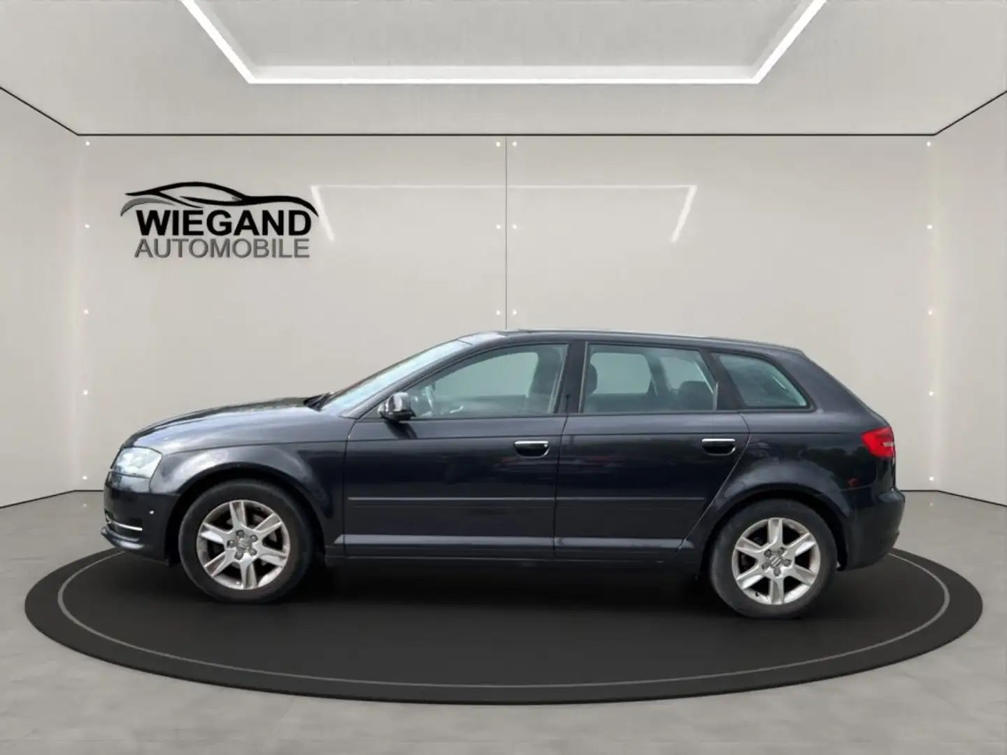 Audi A3 1.2 TFSI Sportback S tronic ATTRACTION+XENON Gris - 2