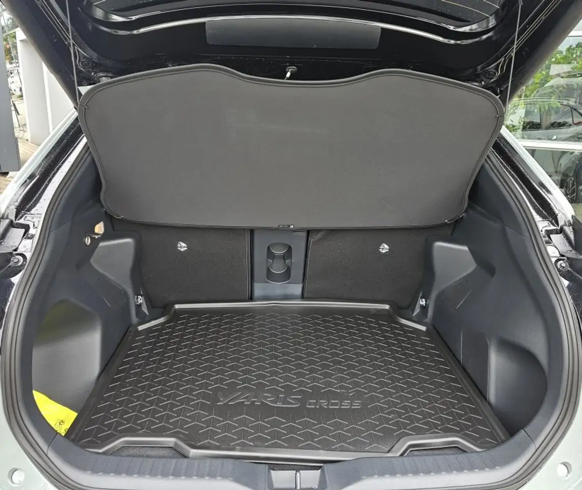 Toyota Yaris Cross Hybrid 130 1.5 VVT-i Style Plus 8