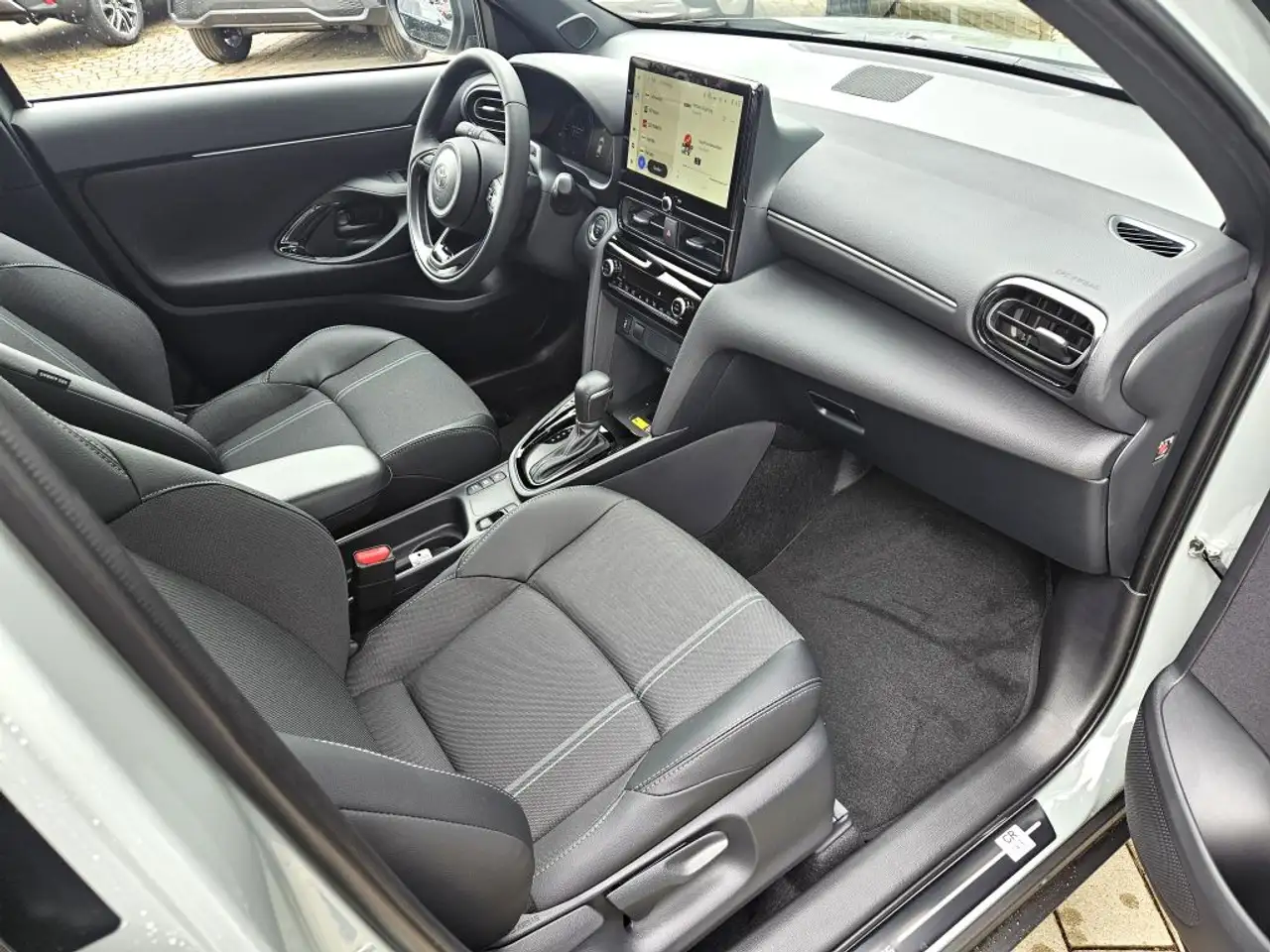 Toyota Yaris Cross Hybrid 130 1.5 VVT-i Style Plus 9