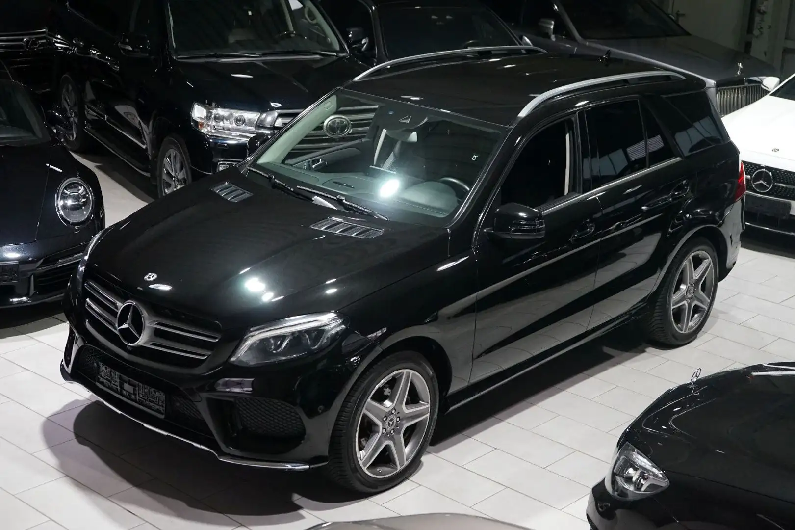 Mercedes-Benz GLE 250 d 4Matic 2xAMG*NAPPA*SPORTSITZE*360° Noir - 1