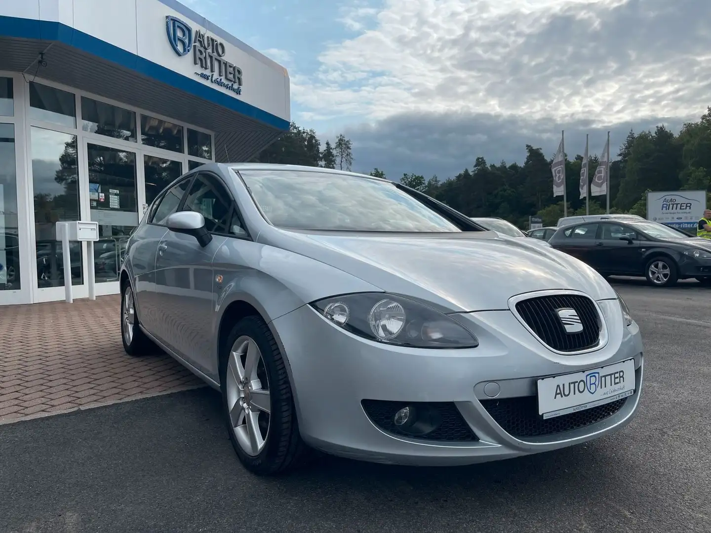 SEAT Leon 2.0 FSI Stylance Sportsitze+Klimaauto+PDC Gri - 1