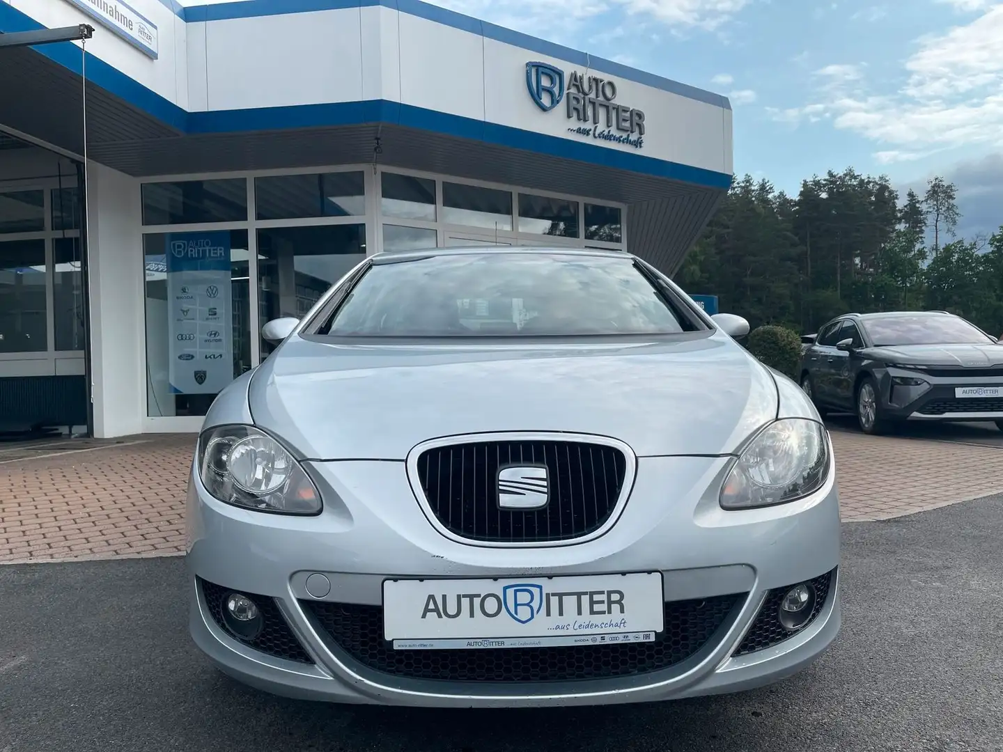 SEAT Leon 2.0 FSI Stylance Sportsitze+Klimaauto+PDC Gri - 2