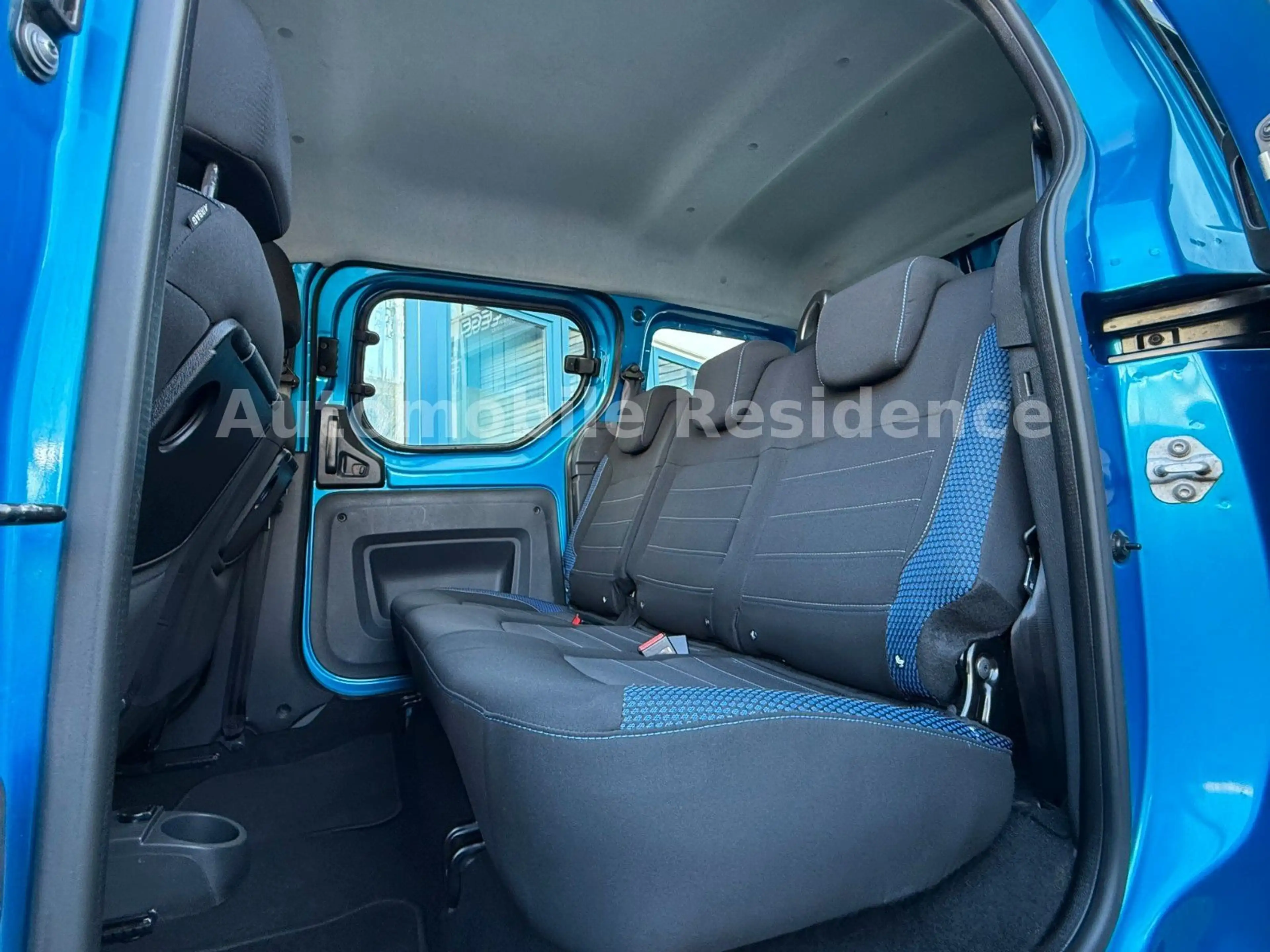 Dacia Dokker Stepway Pro 1.3 TCe*NAVI*SHZ*PDC*TEMP*1HD — photo 9