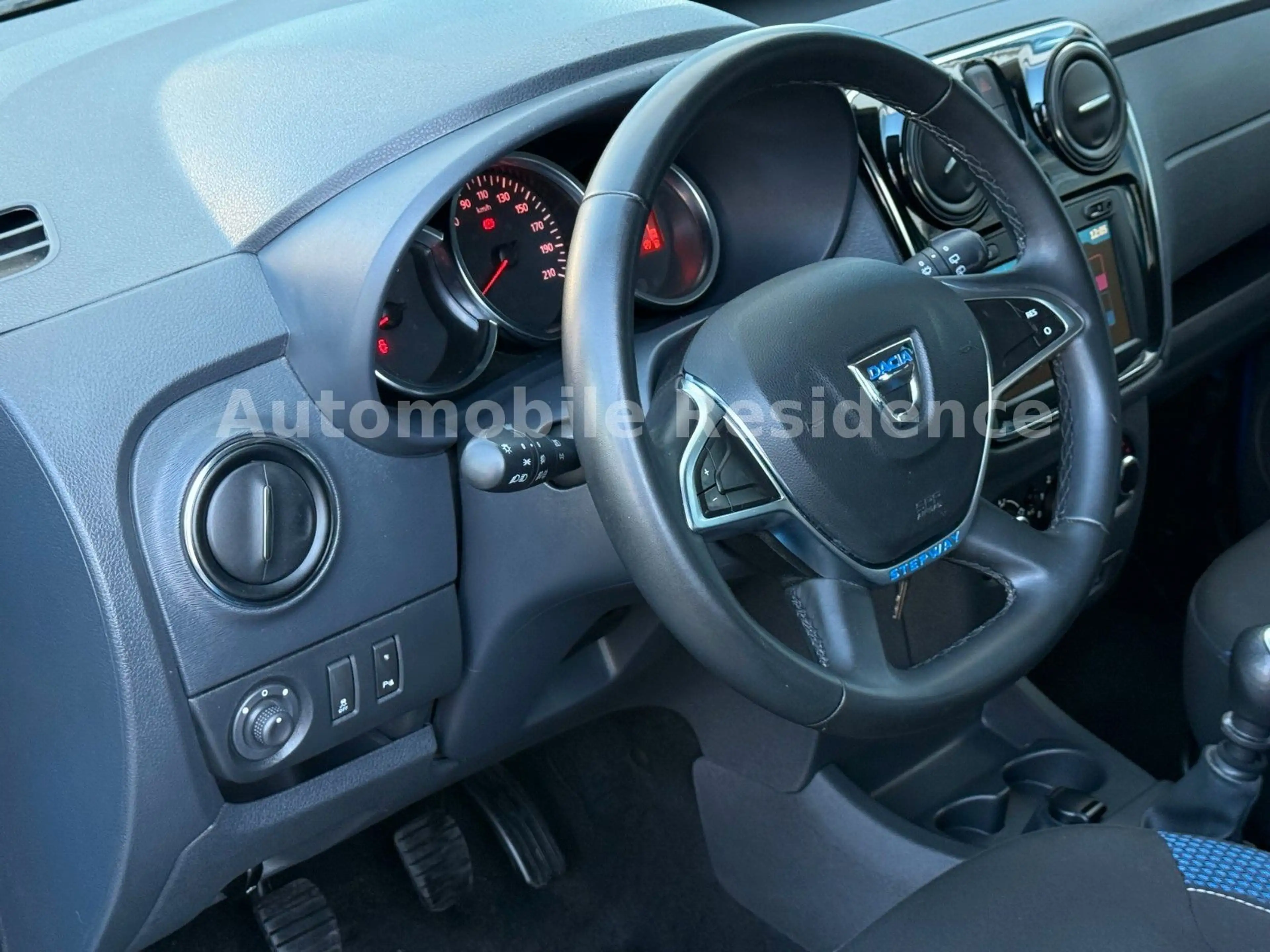 Dacia Dokker Stepway Pro 1.3 TCe*NAVI*SHZ*PDC*TEMP*1HD — photo 14