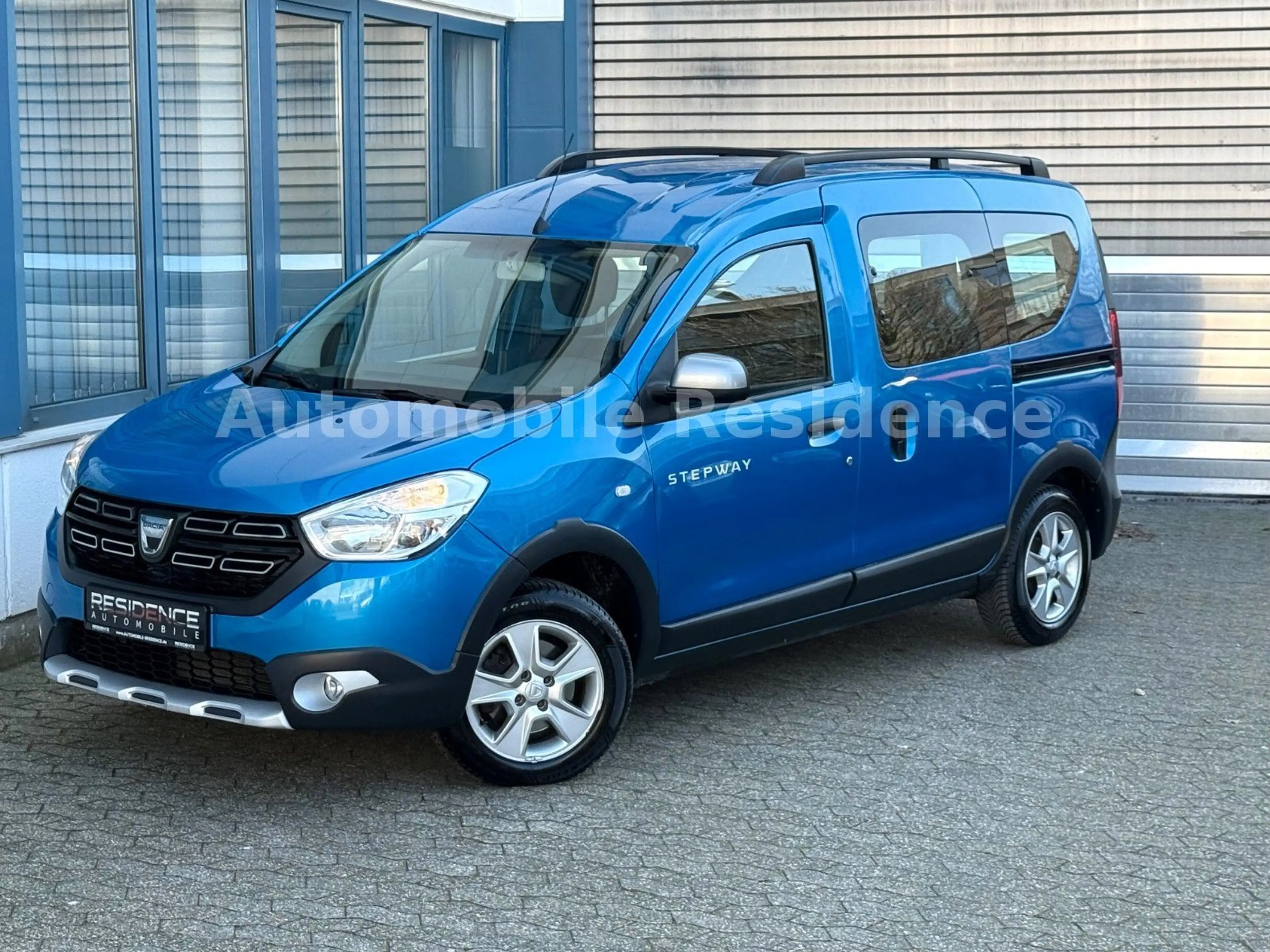 Dacia Dokker Stepway Pro 1.3 TCe*NAVI*SHZ*PDC*TEMP*1HD — photo 2