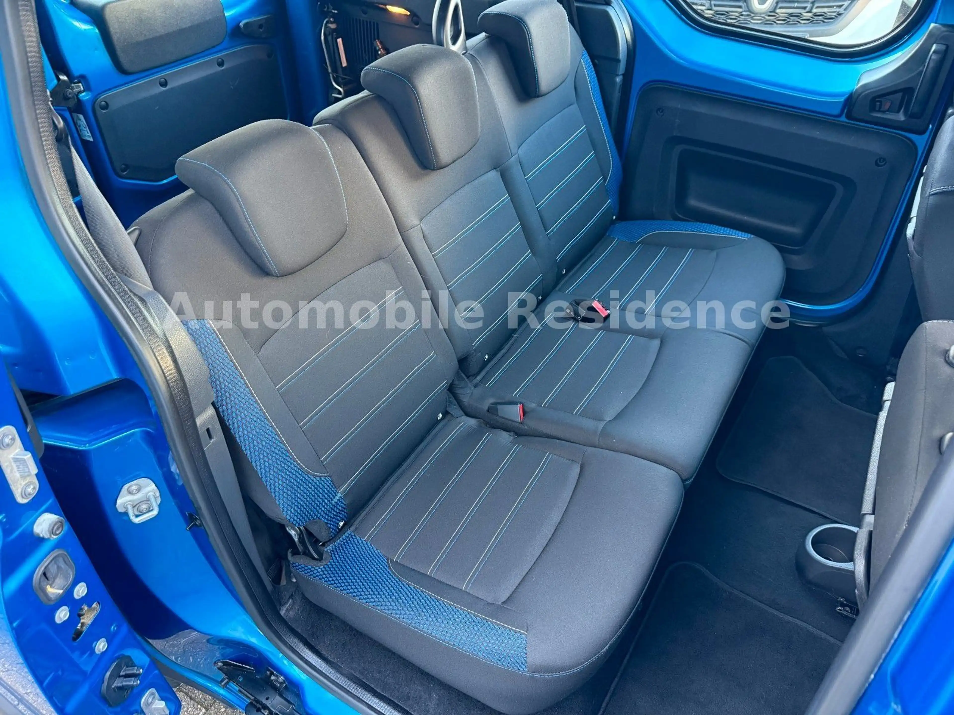 Dacia Dokker Stepway Pro 1.3 TCe*NAVI*SHZ*PDC*TEMP*1HD — photo 8