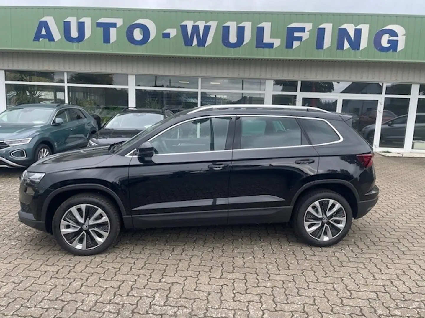 Skoda Karoq 1.5 TSI DSG+AHK+RFK+ACC+Navi+el.Heckkl.++ Nero - 1