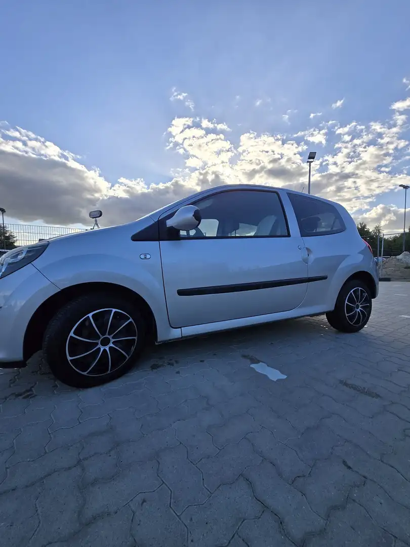 Renault Twingo 1.2 16V Expression. Neue Tüv Silber - 1