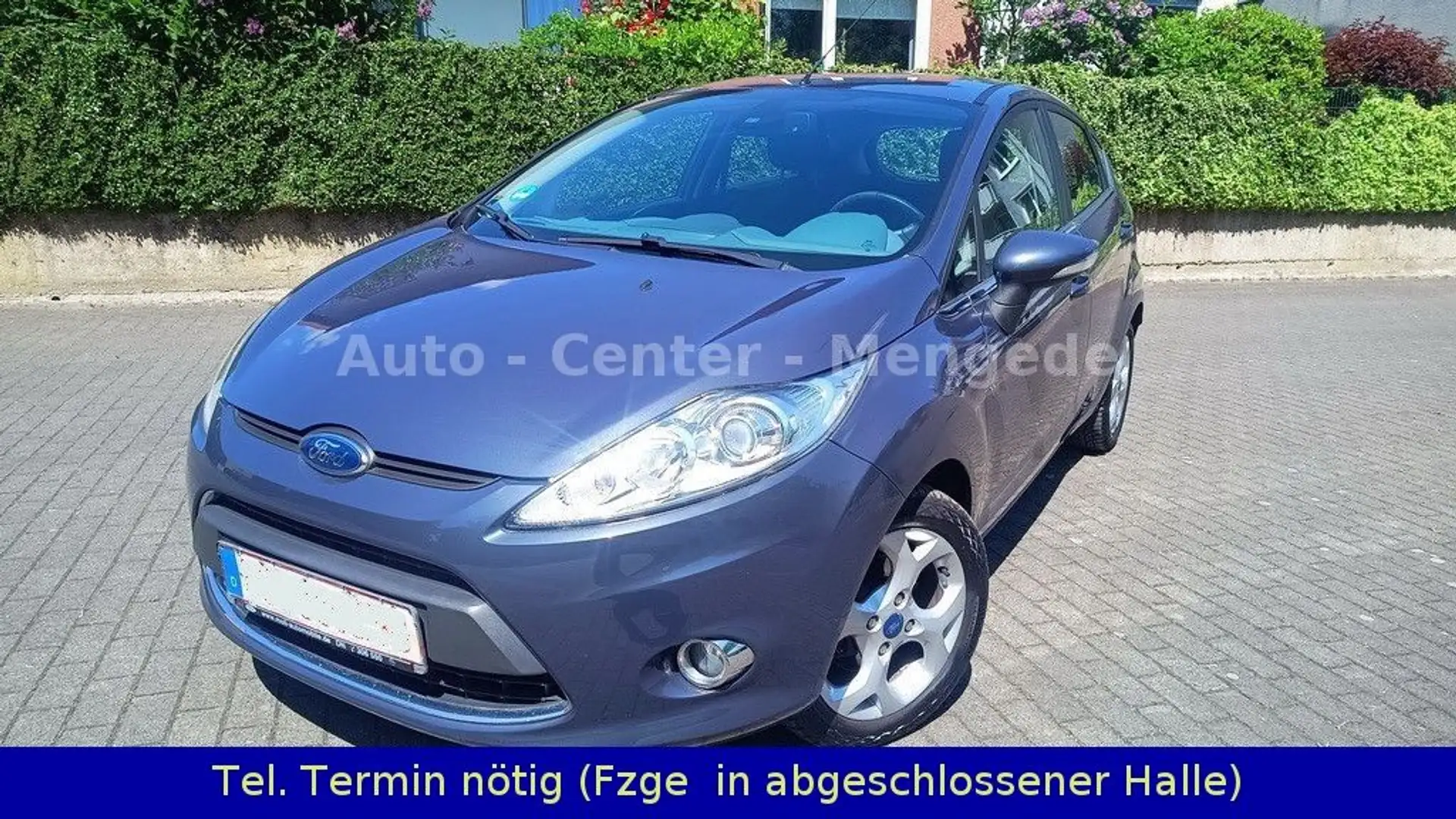 Ford Fiesta Titanium 1,3 i Grau - 1