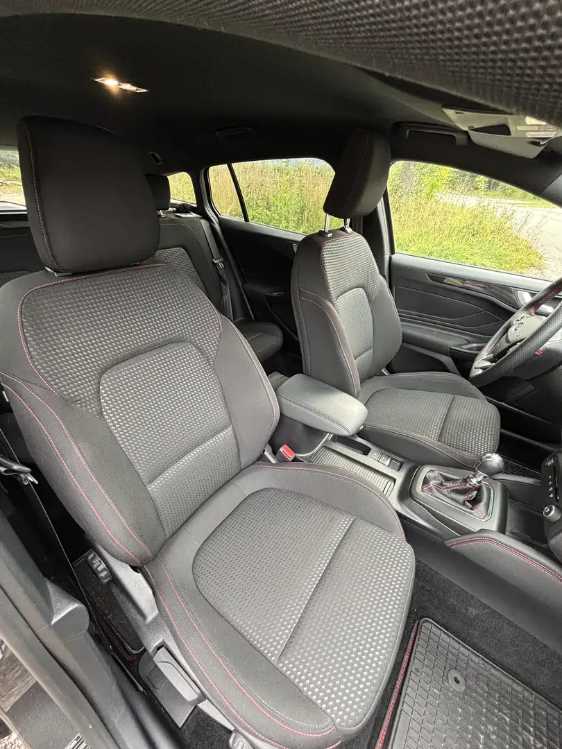 Ford Focus Ford Focus Turnier ST-Line 1.0 EcoBoost 125 PS Grau - 1