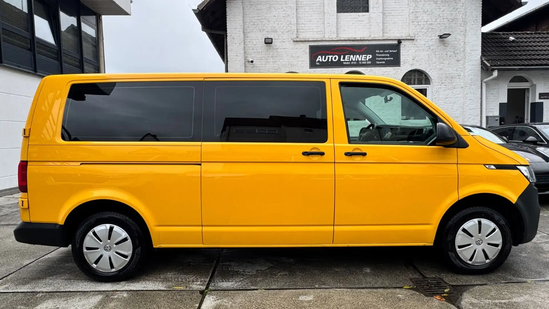 Volkswagen T6 Kombi T6.1 Lang*8-Sitzer*AHK*Klima*Navi*Heckflügeltüre Jaune - 2