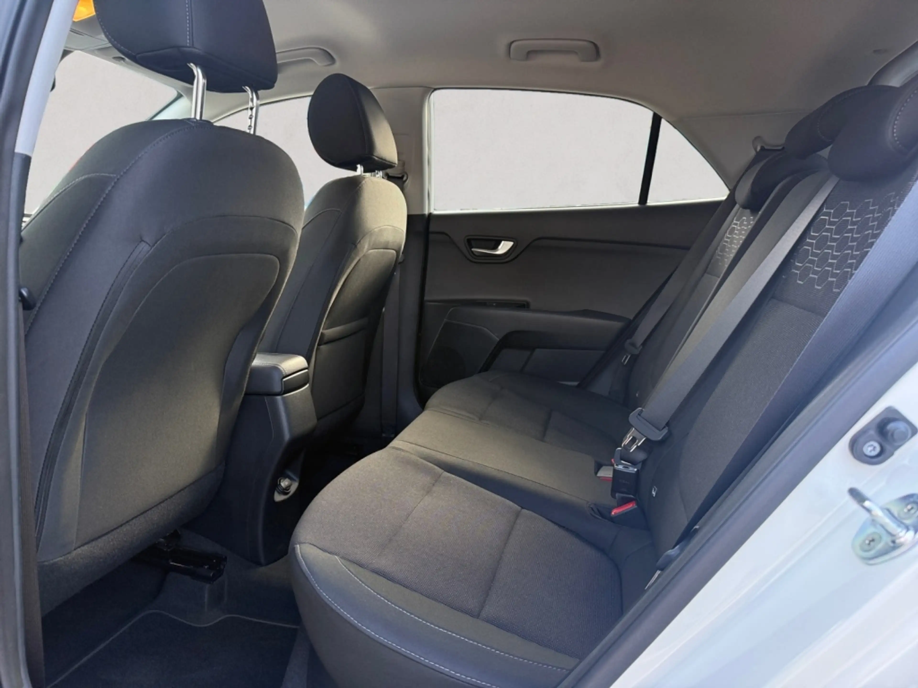 Kia Rio 1.0 T-GDi MHEV Dynamic plusline — photo 12