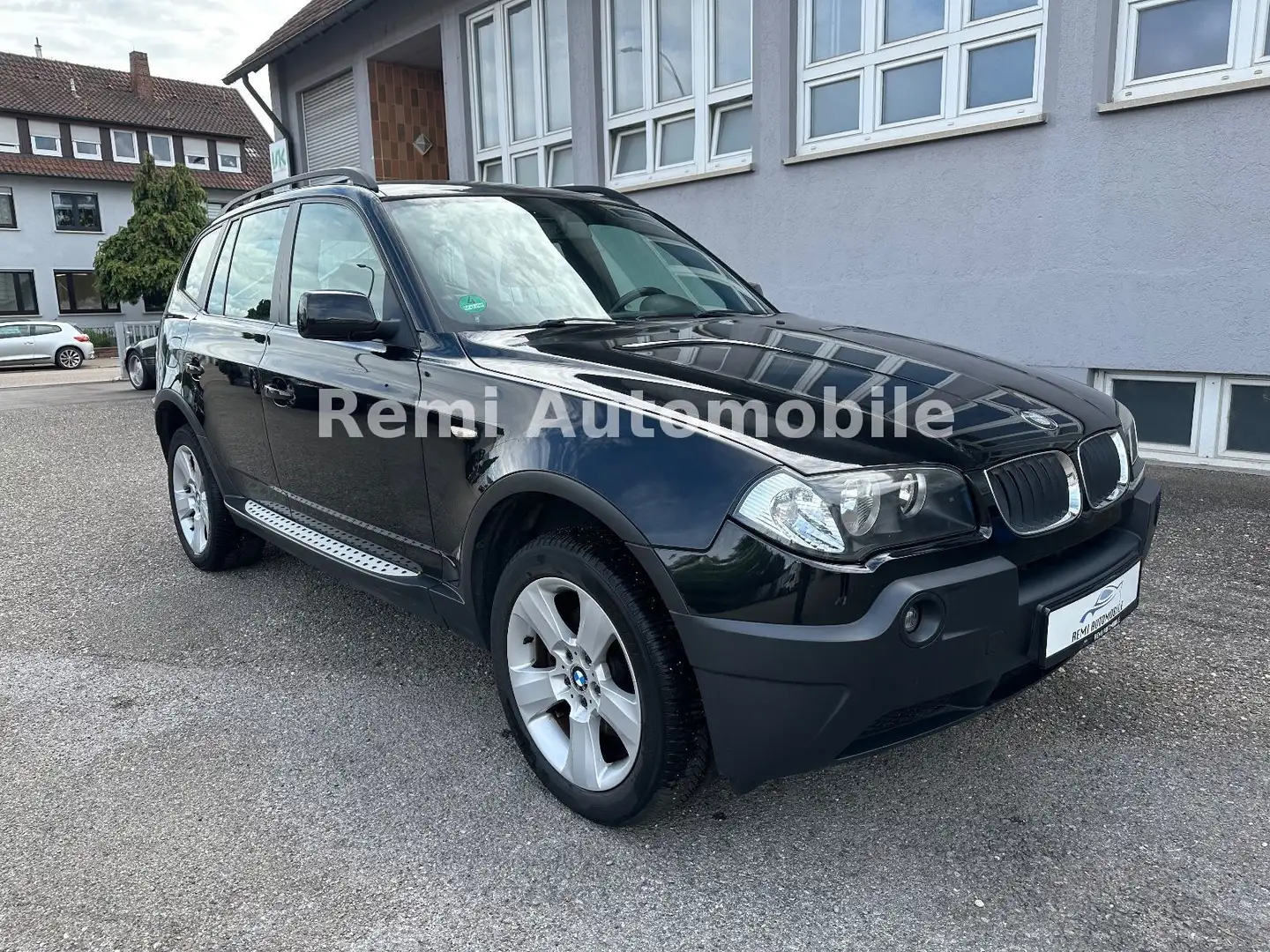 BMW X3 Baureihe X3 2.0i Allrad Noir - 2