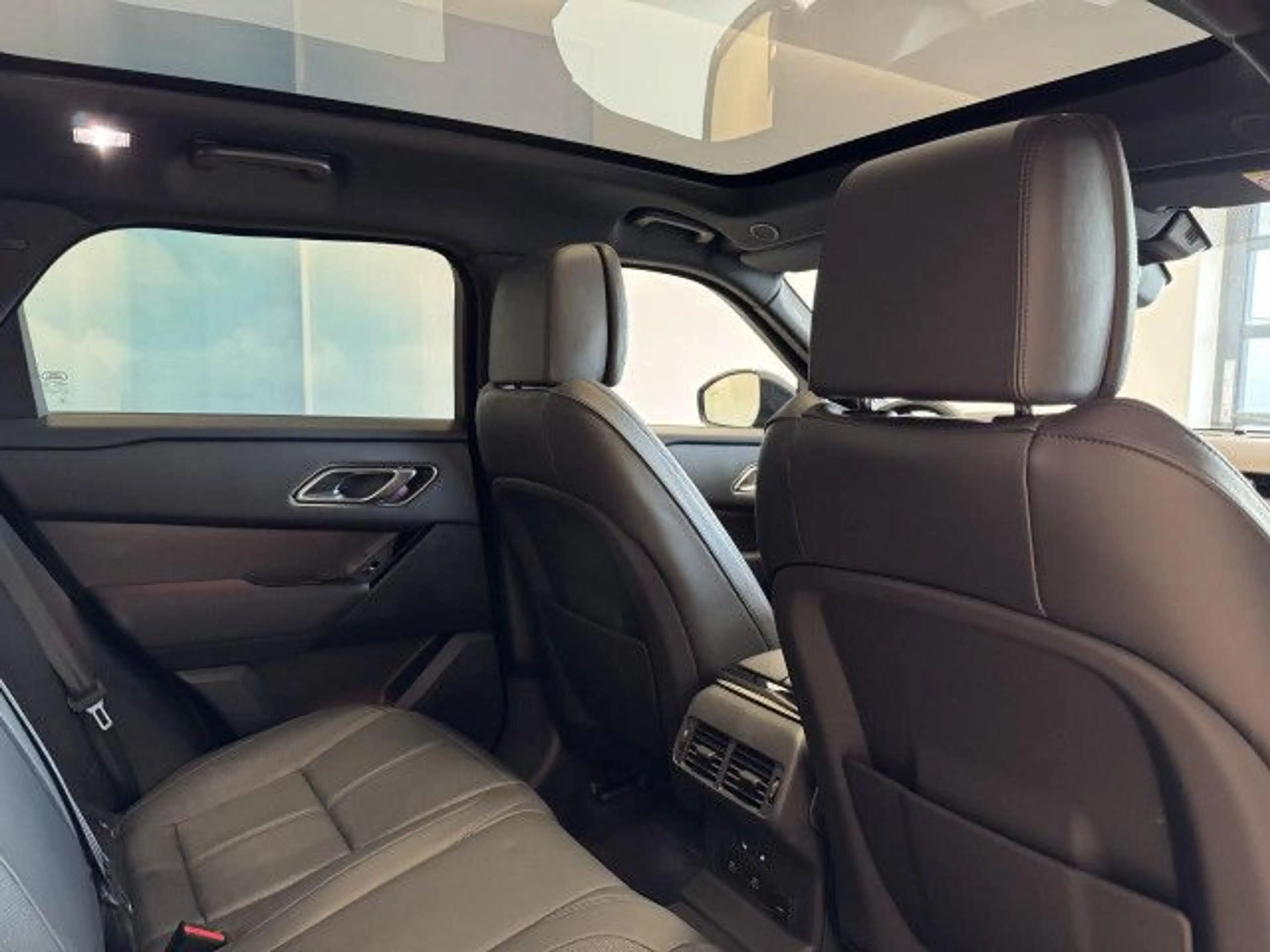 Land Rover Range Rover Velar P400 Dyn HSE Black Pack 22" Navi — photo 15
