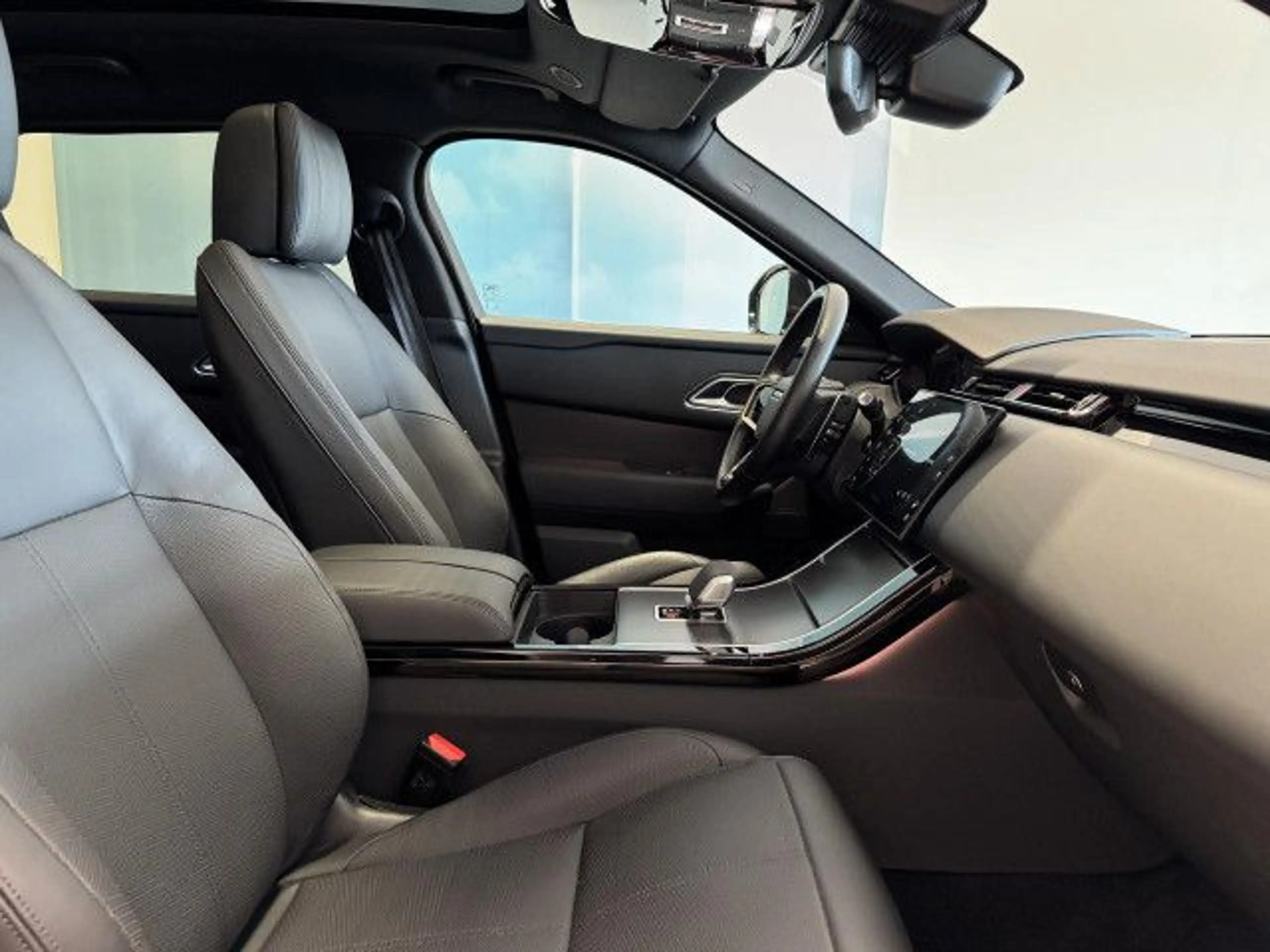 Land Rover Range Rover Velar P400 Dyn HSE Black Pack 22" Navi — photo 4