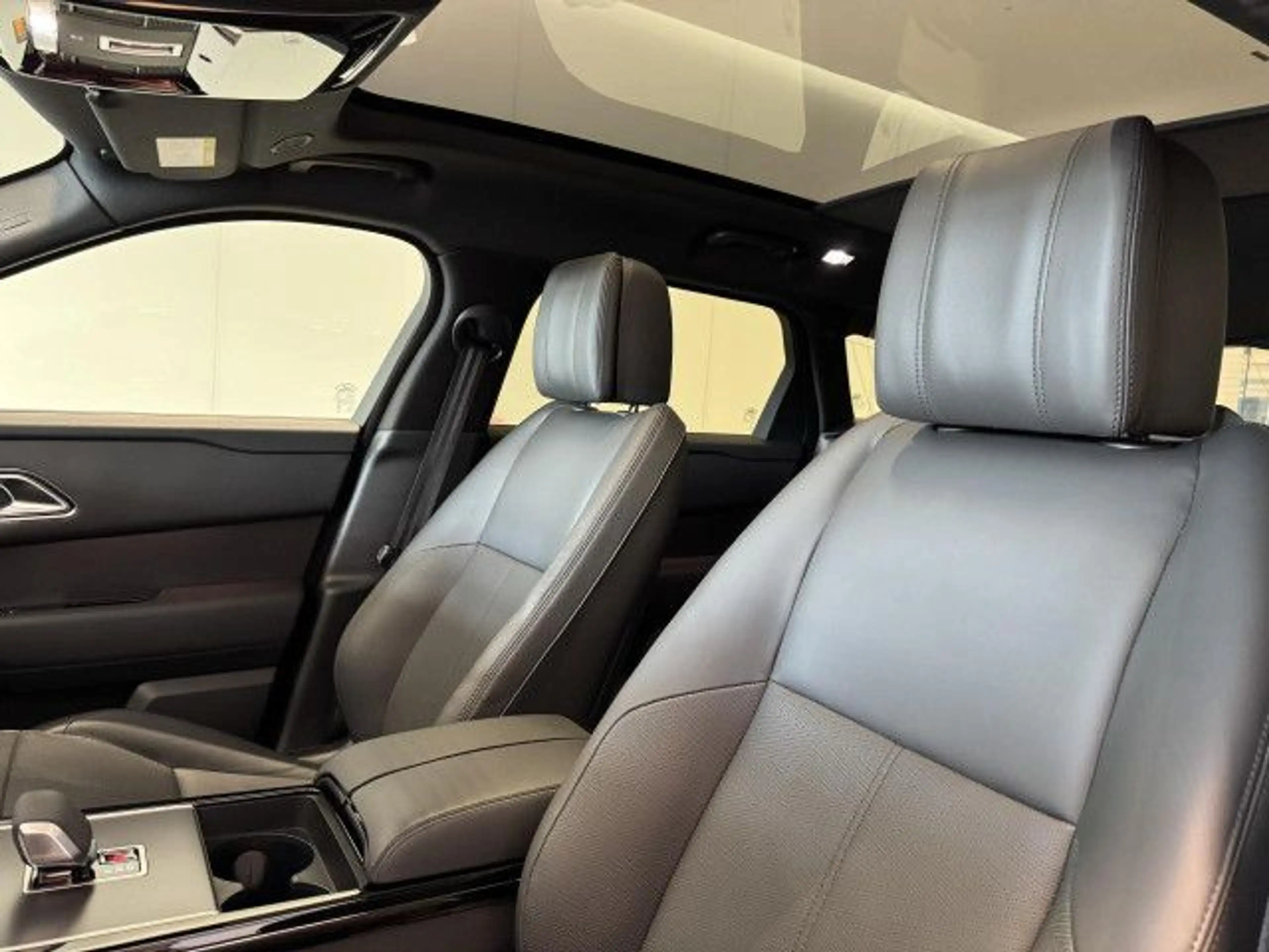 Land Rover Range Rover Velar P400 Dyn HSE Black Pack 22" Navi — photo 14