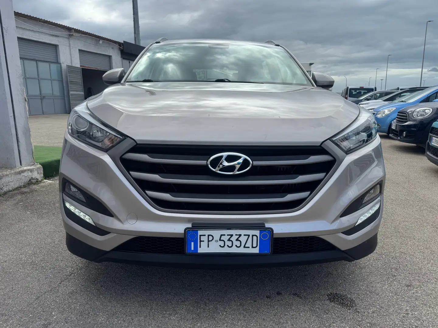 Hyundai TUCSON Tucson 1.7 crdi Comfort- 2018 Gris - 2