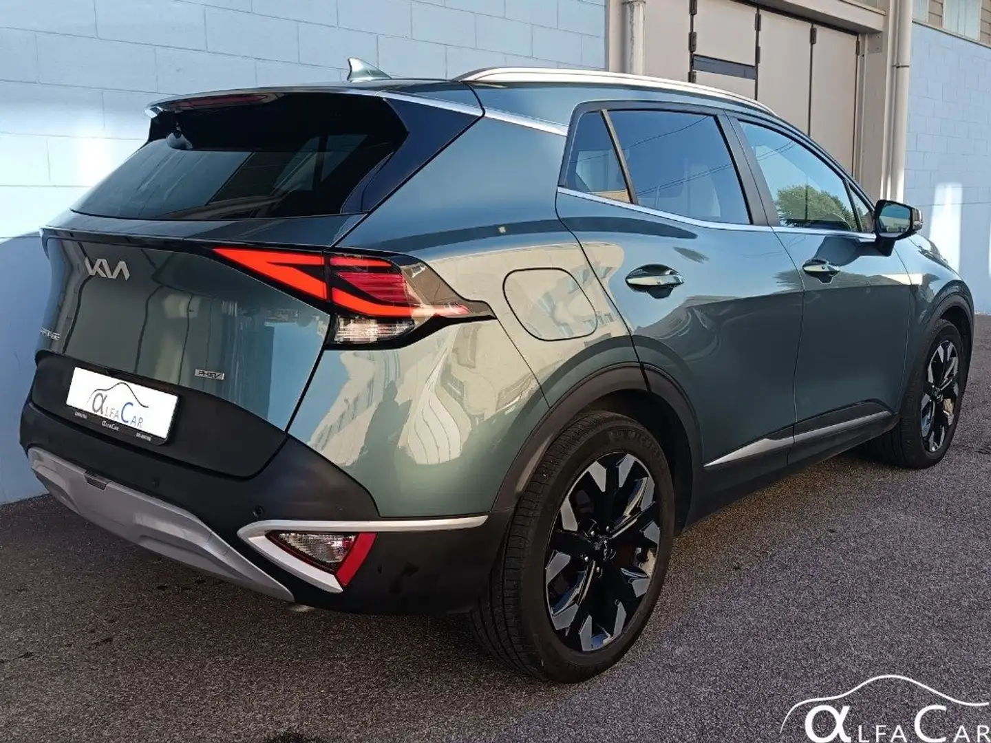 Kia Sportage 1.6 TGDi PHEV AWD AT Style Verde - 2