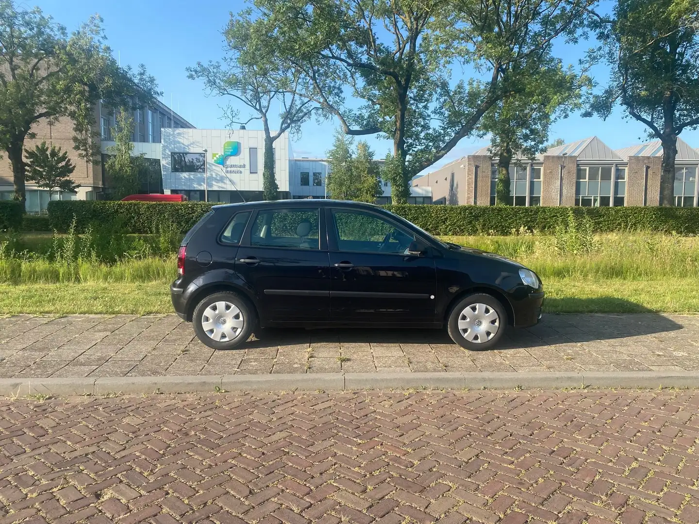Volkswagen Polo Polo 1.2 Trendline Zwart - 2