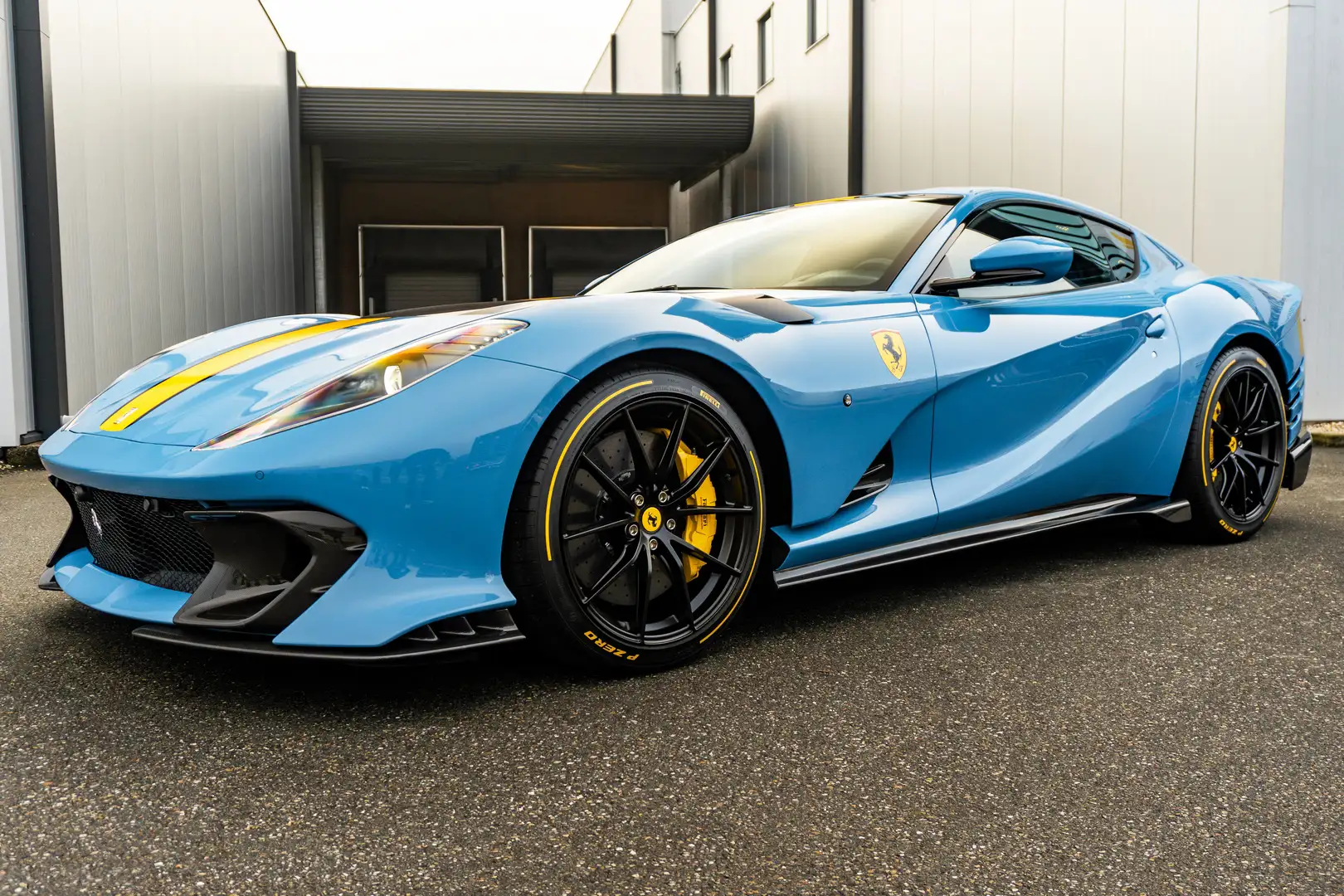 Ferrari 812 Competizione - Azzurro Le Castellet - 1 of 999 Blauw - 2