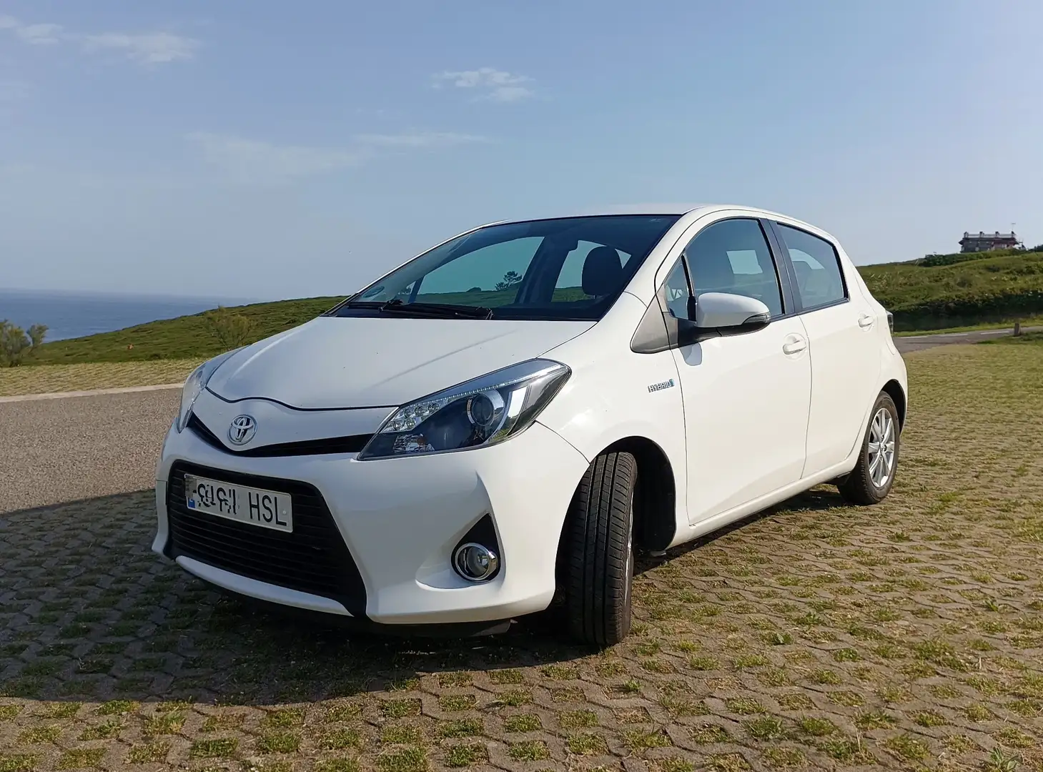 Toyota Yaris Hybrid 1.5 Active - 1