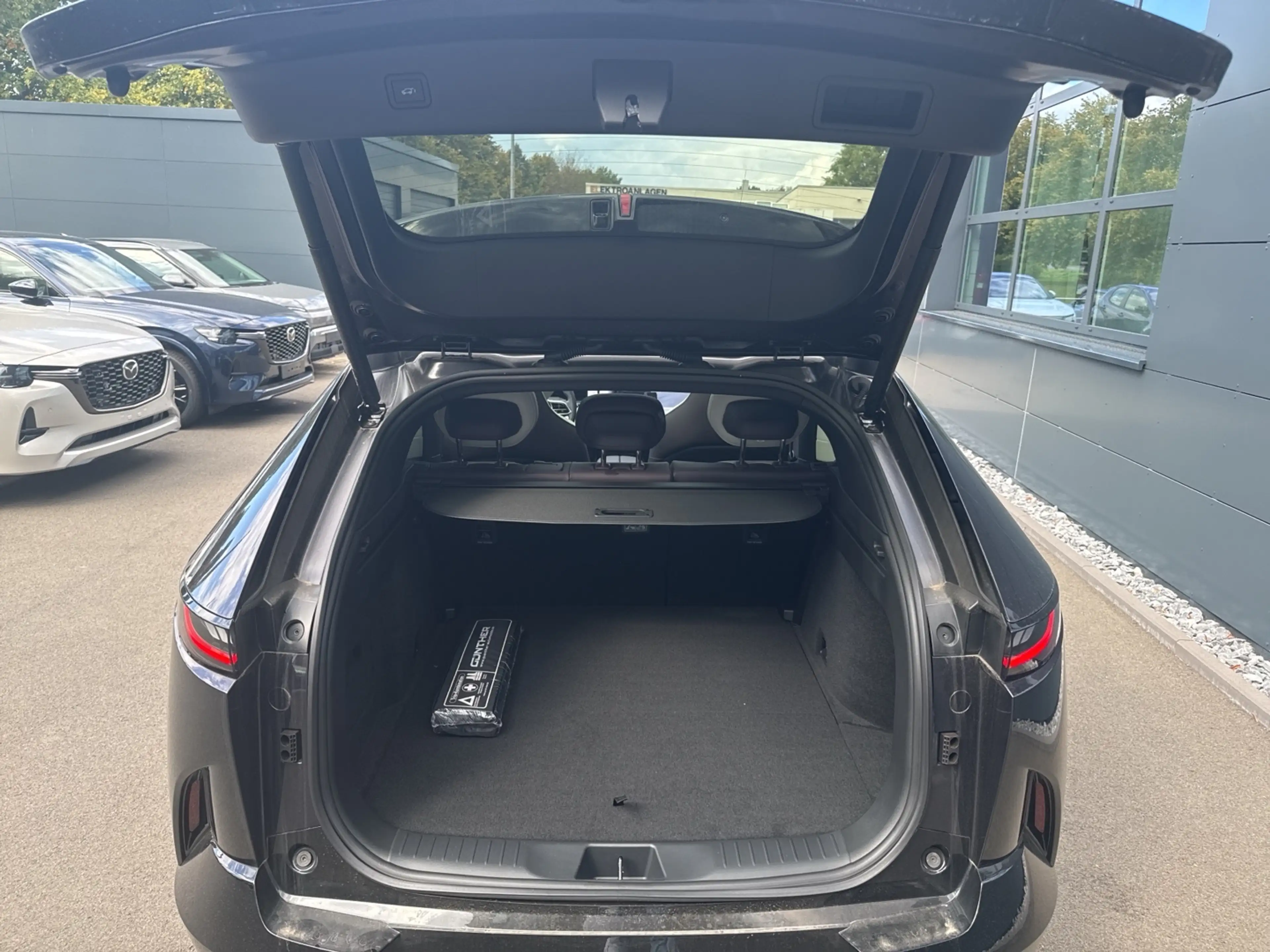 Mazda CX-6e Takumi Plus 258 Metallic — photo 8