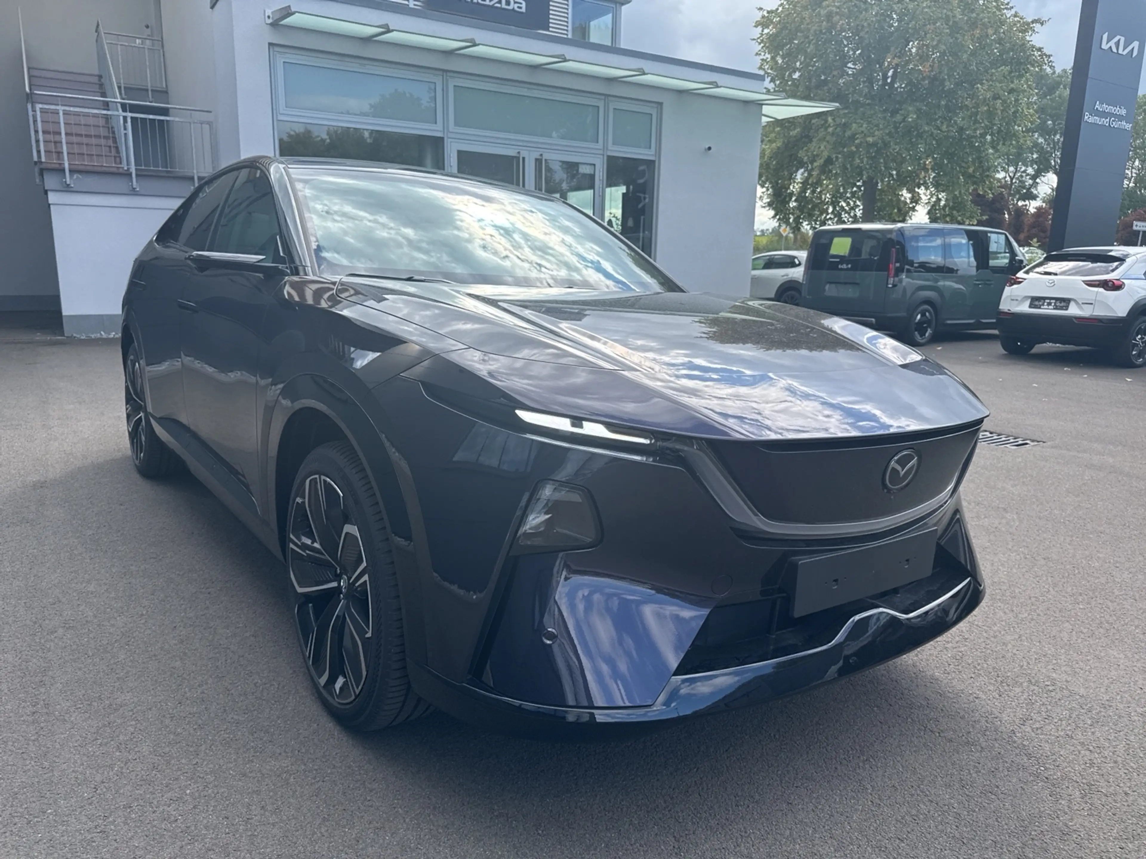 Mazda CX-6e Takumi Plus 258 Metallic — photo 5