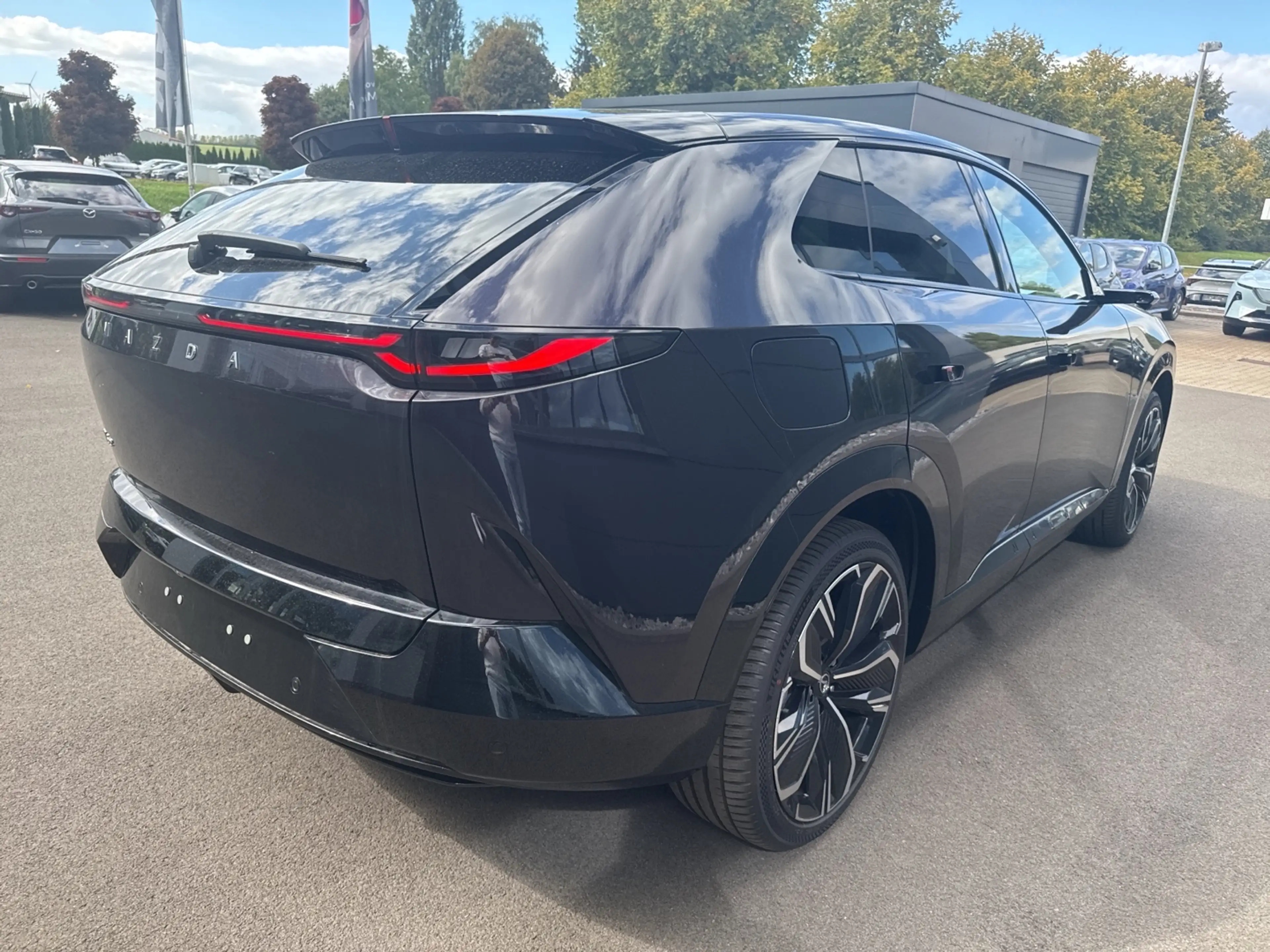 Mazda CX-6e Takumi Plus 258 Metallic — photo 4