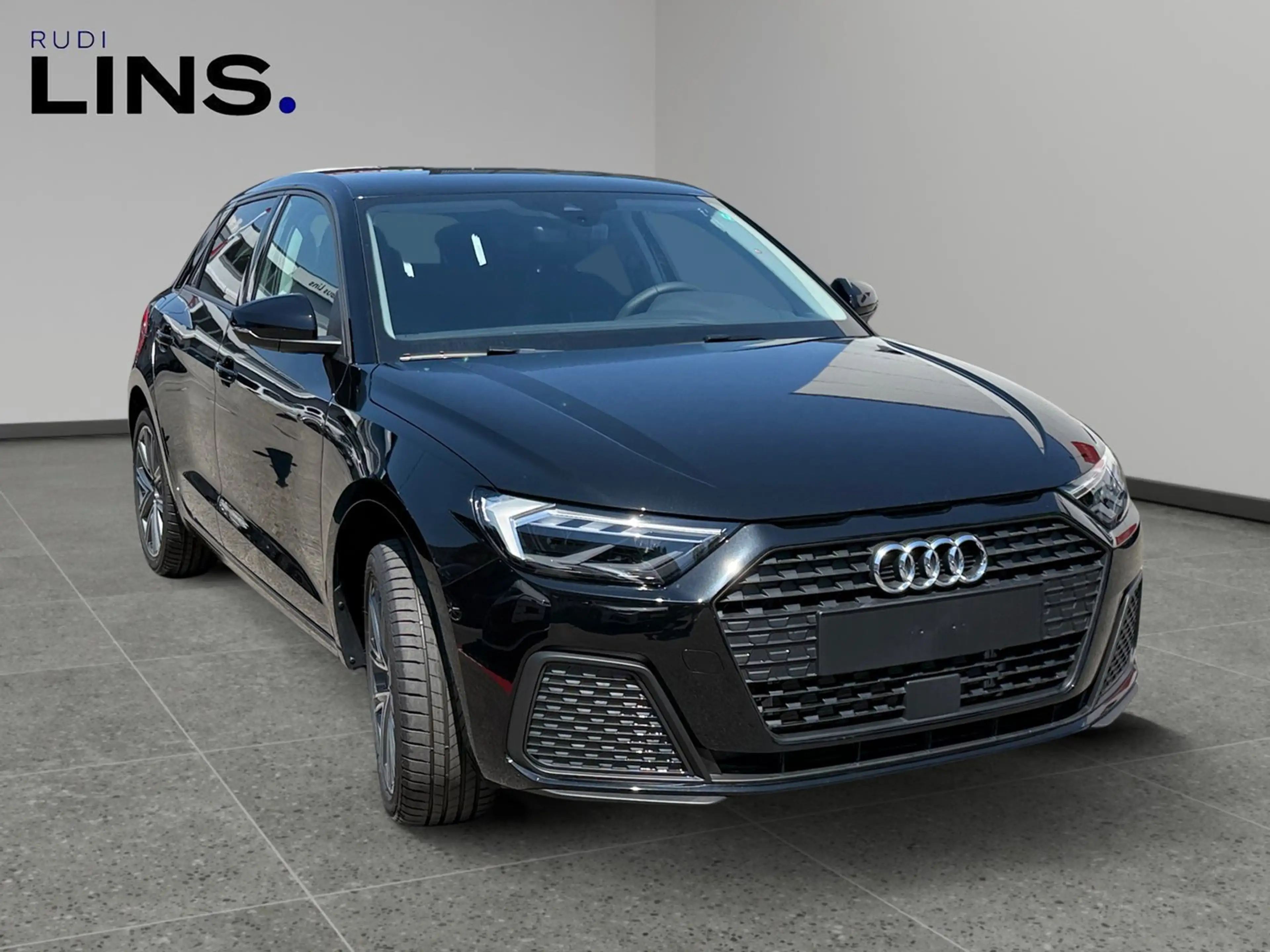 Audi A1 25 TFSI intense — photo 2