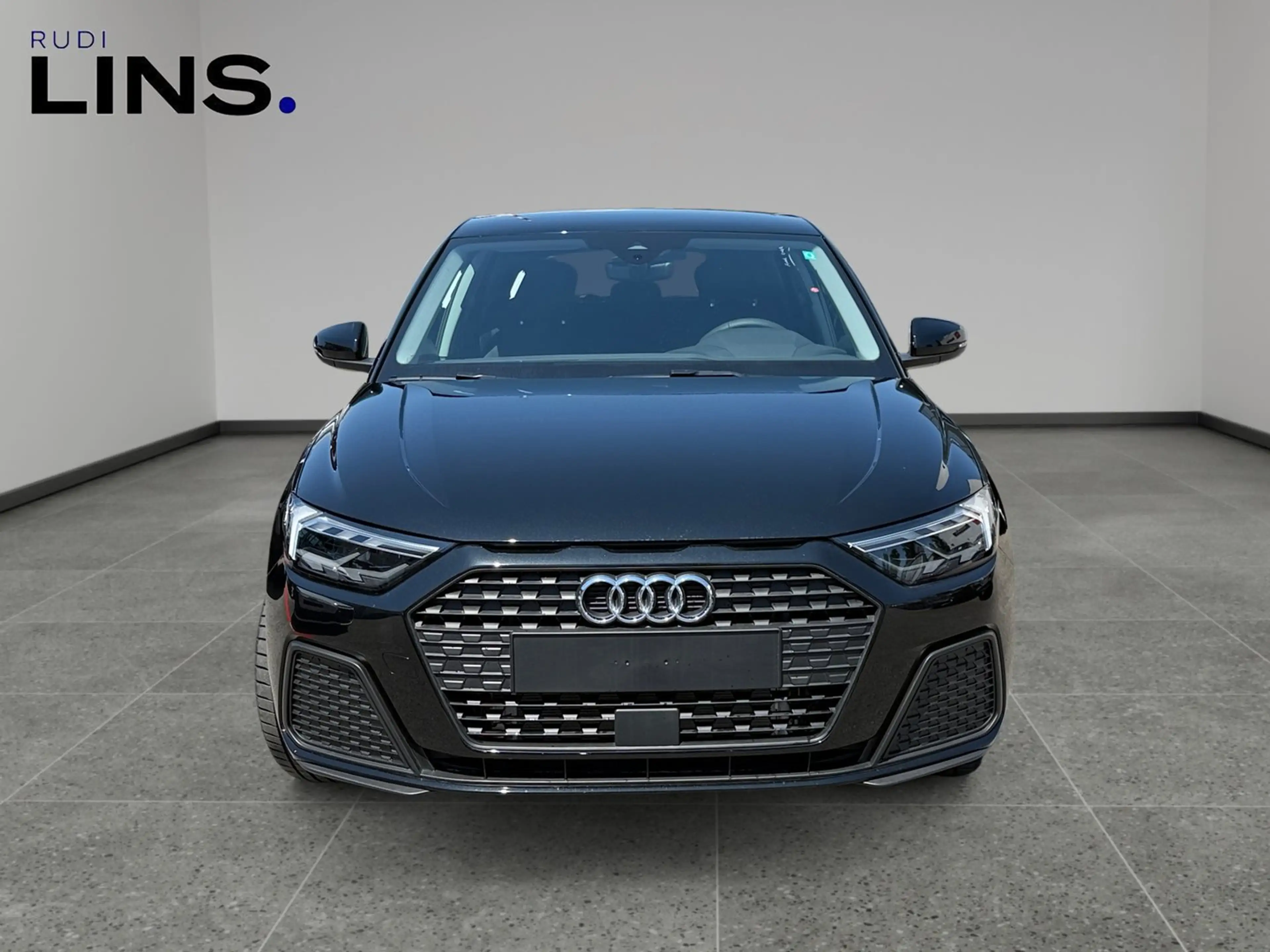Audi A1 25 TFSI intense — photo 3