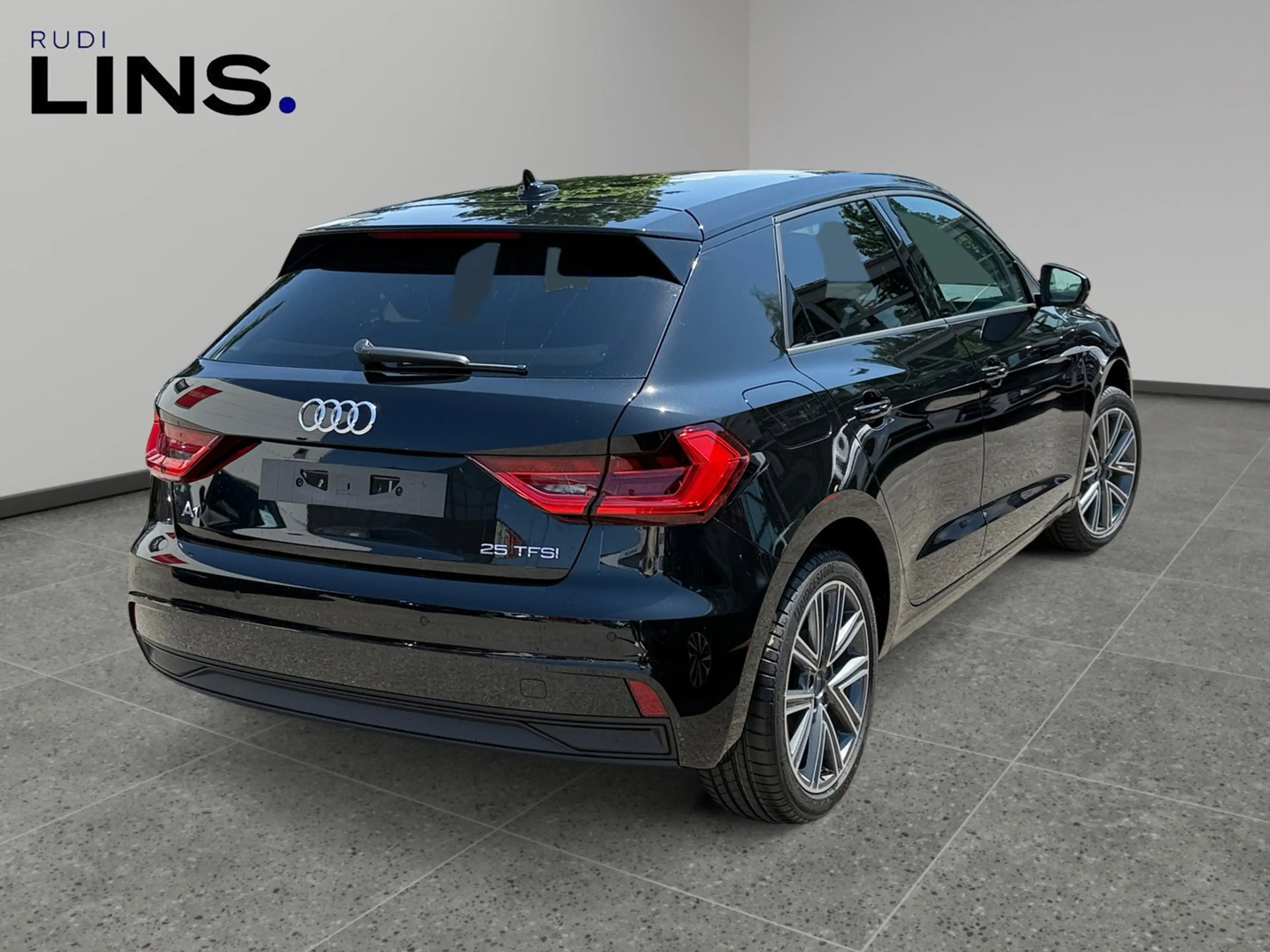 Audi A1 25 TFSI intense — photo 5