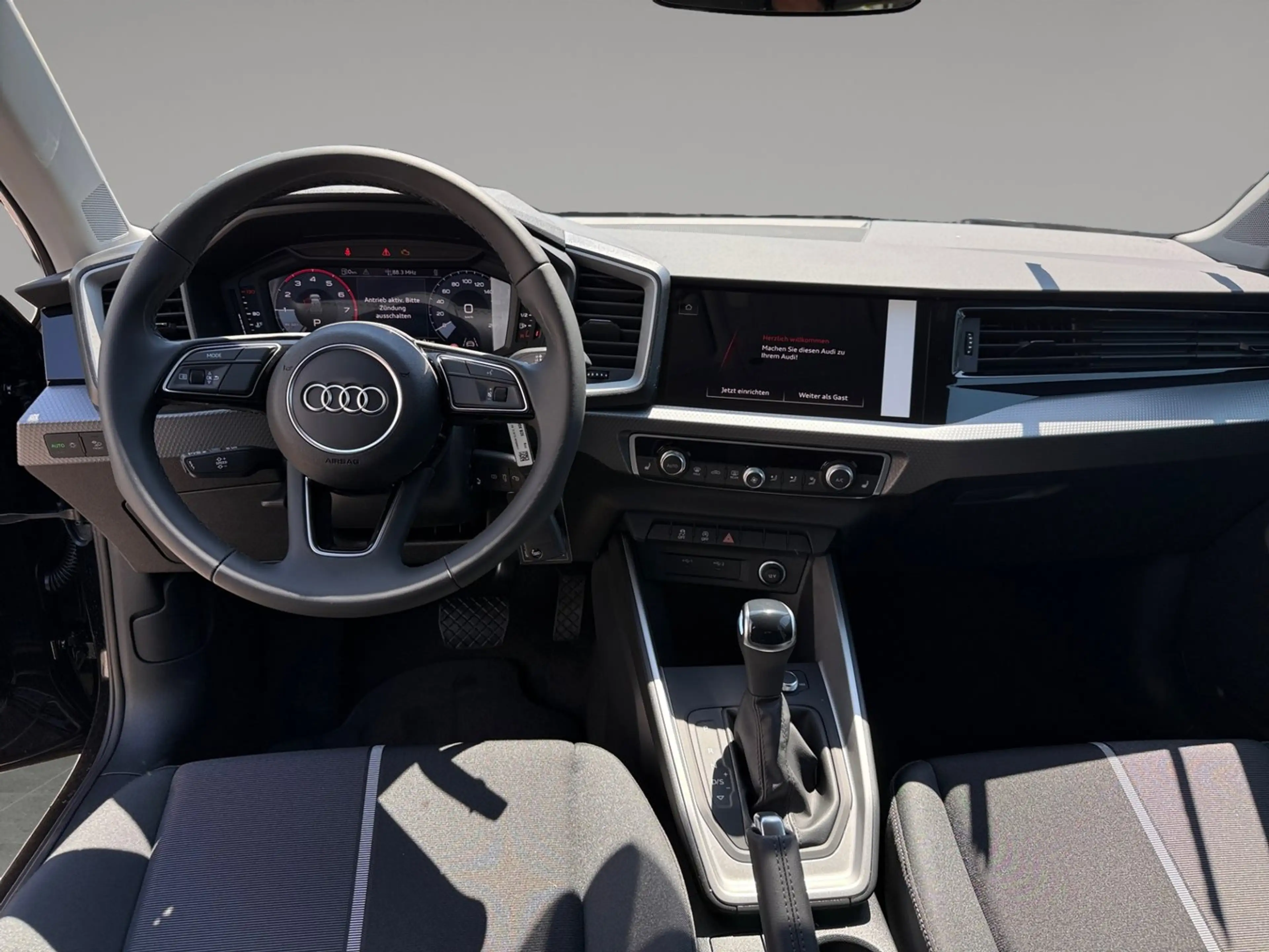 Audi A1 25 TFSI intense — photo 9