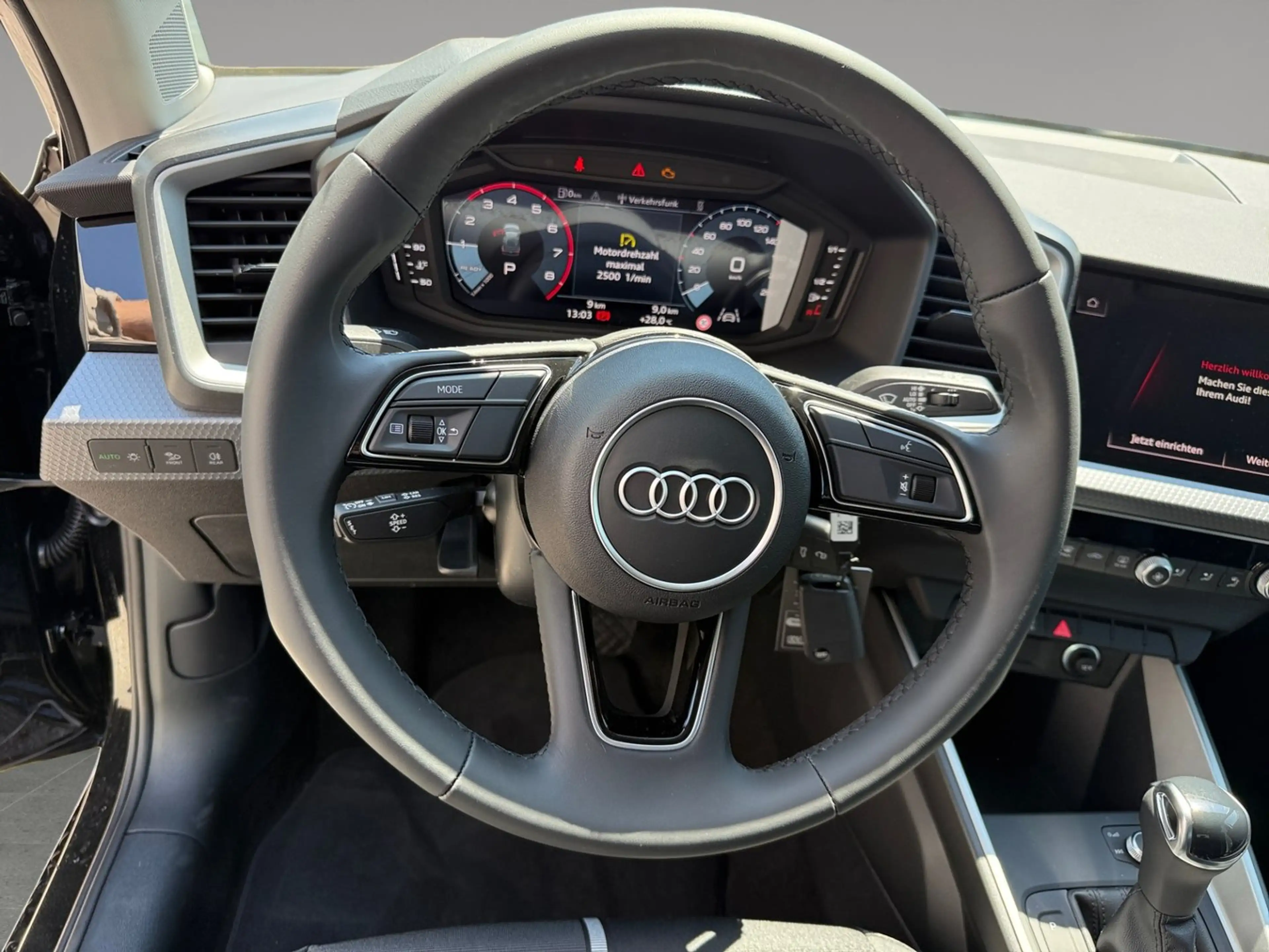 Audi A1 25 TFSI intense — photo 10