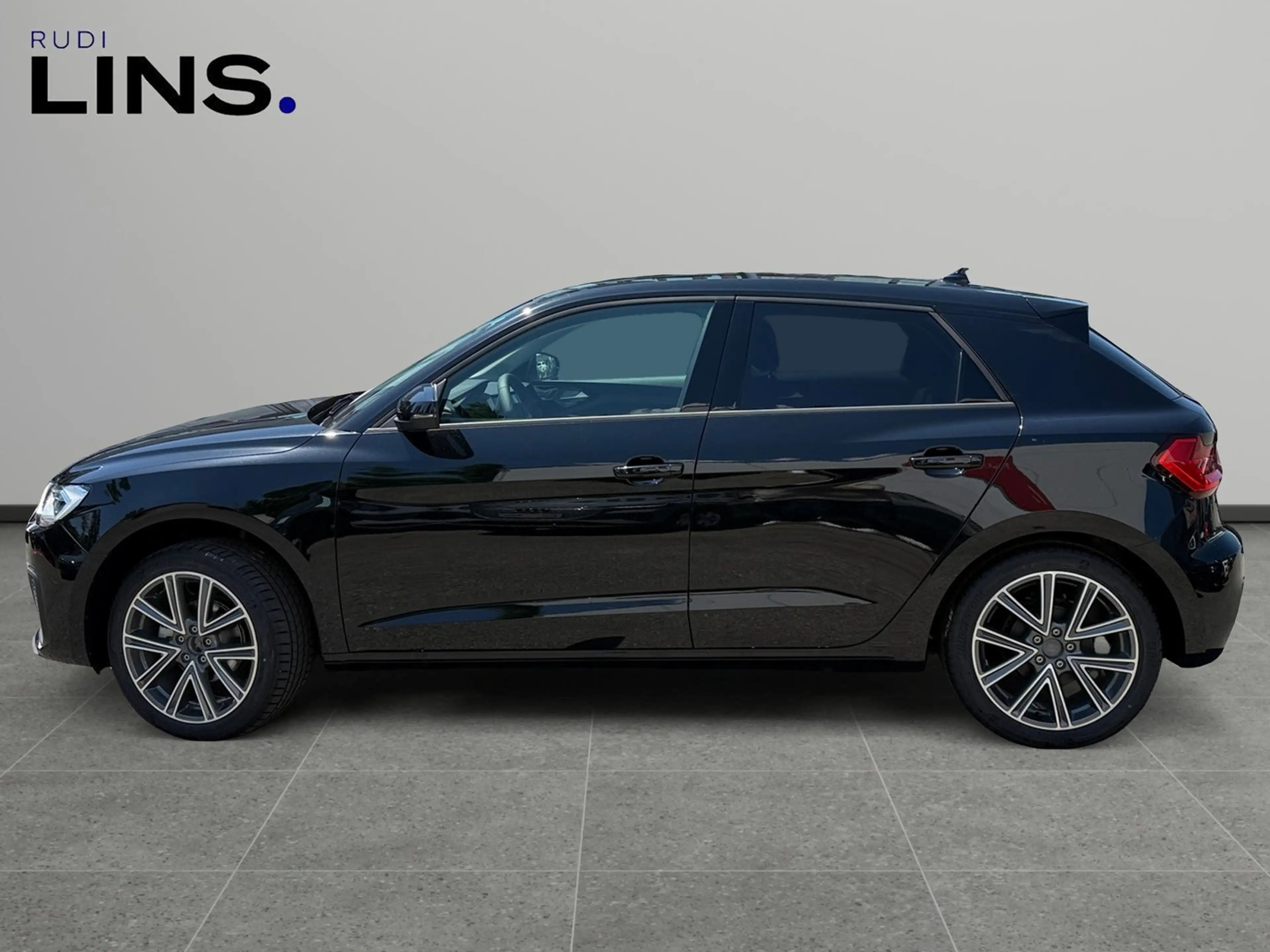 Audi A1 25 TFSI intense — photo 4