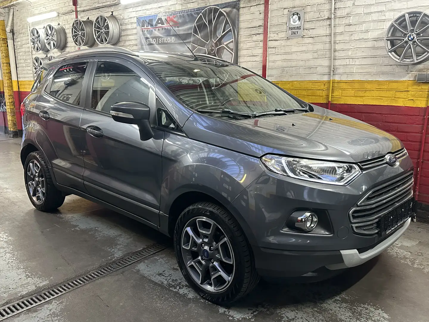 Ford EcoSport Ford EcoSport 1.5TDci 4x2 / Airco Garantie 12 Mois Gris - 2