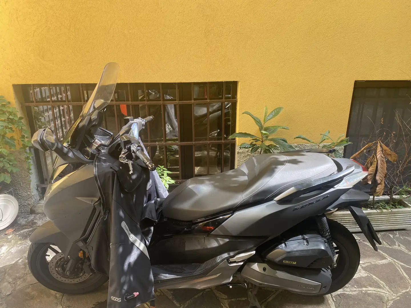 Honda Forza 125 Black - 1