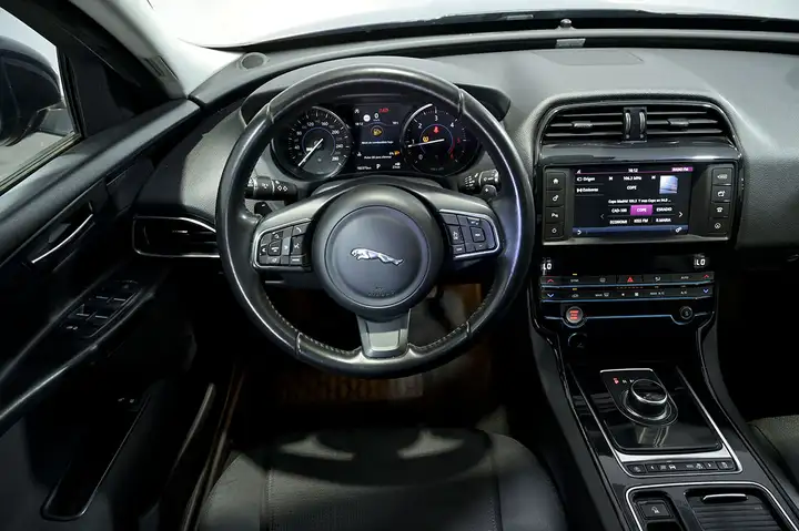 Jaguar XE 2.0 Diesel Prestige 2018, foto 24