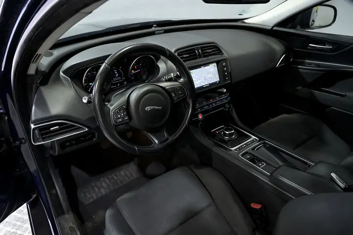 Jaguar XE 2.0 Diesel Prestige 2018, foto 6