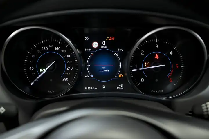 Jaguar XE 2.0 Diesel Prestige 2018, foto 7