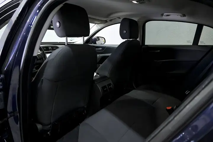 Jaguar XE 2.0 Diesel Prestige 2018, foto 14