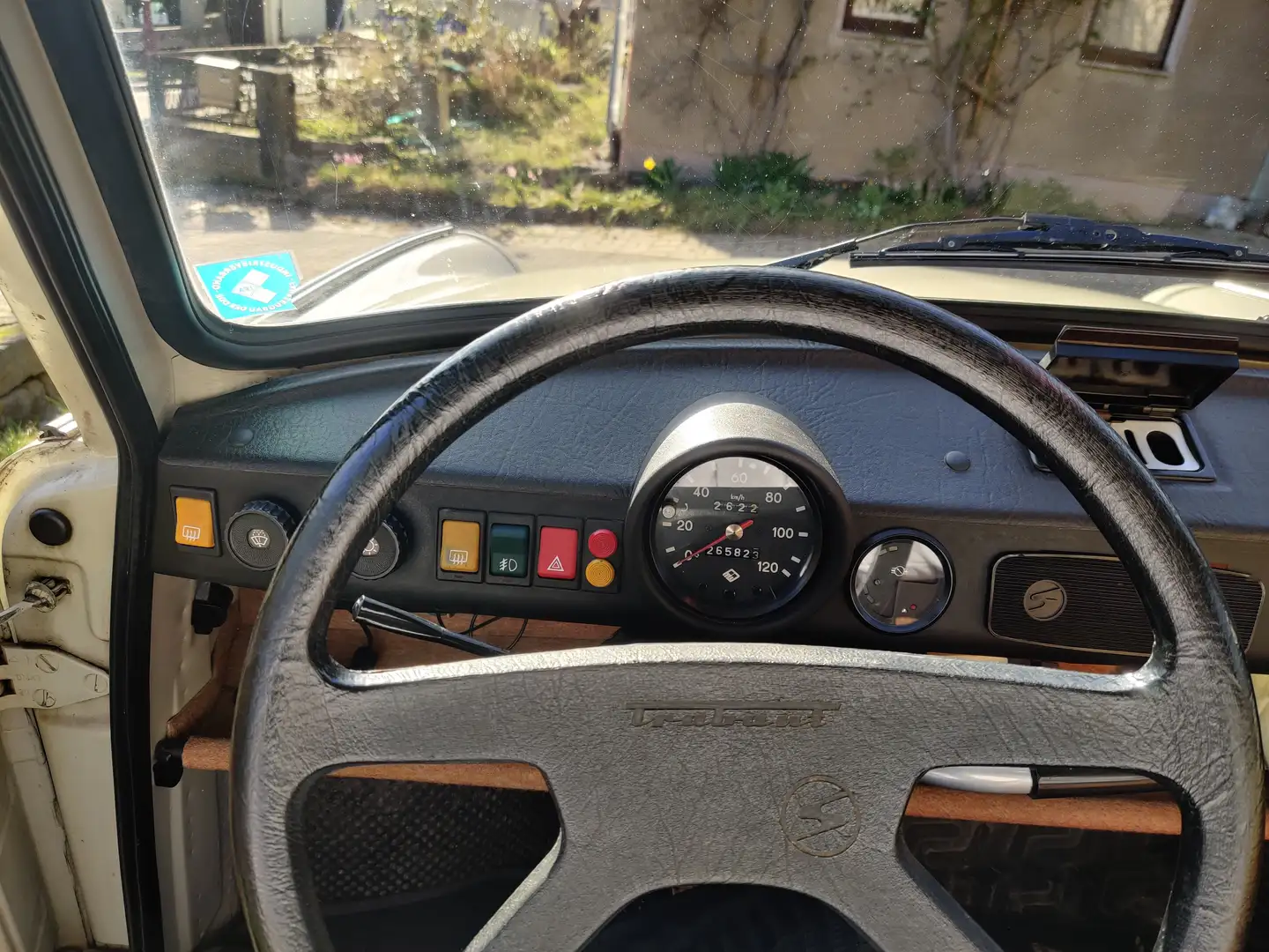 Trabant P601 S Deluxe bež - 1