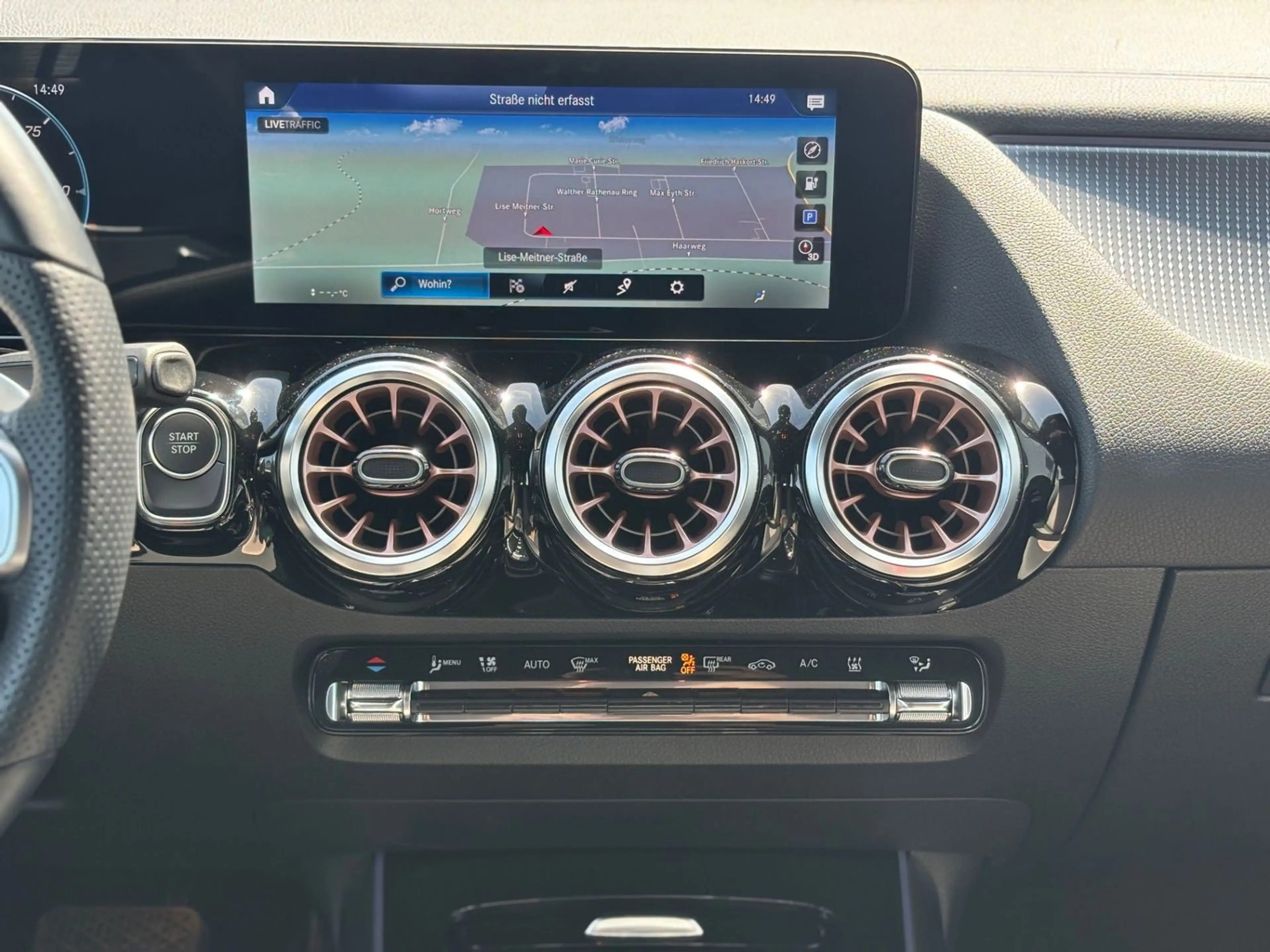 Mercedes-Benz EQA 250 + Electric Art AHK LED — photo 12