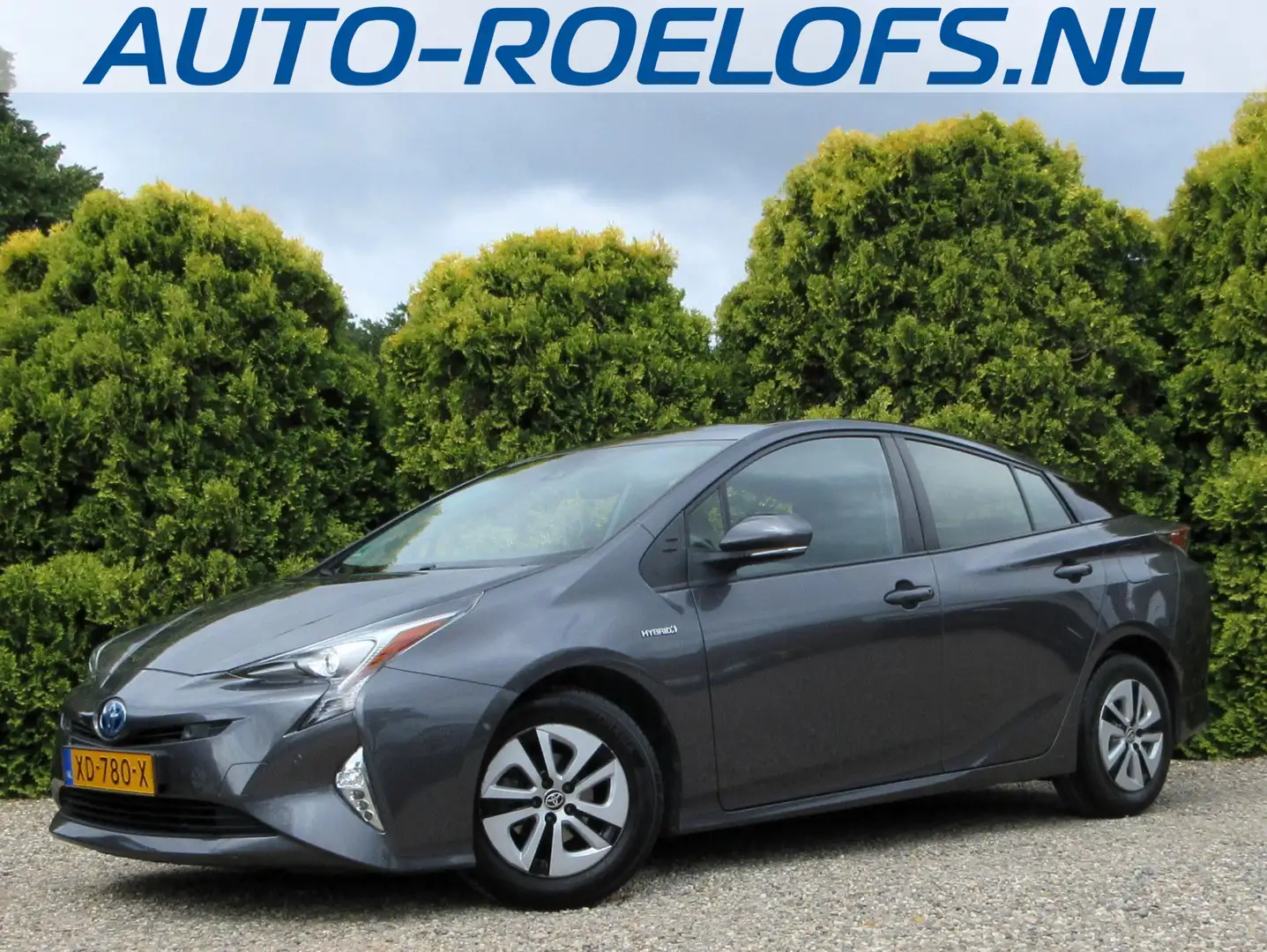 Toyota Prius 1.8 Executive*Navi*Camera*Trekhaak* Grijs - 1