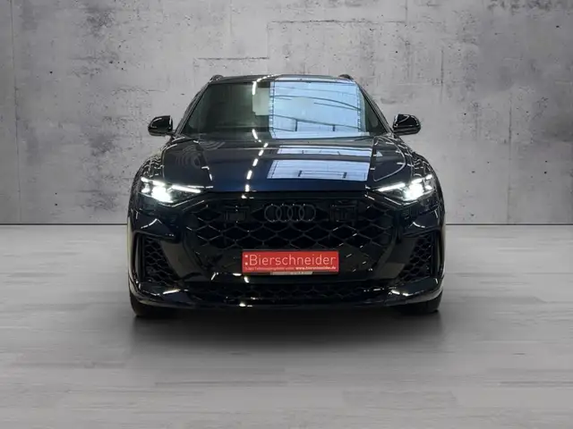 Audi RS Q8 view 2