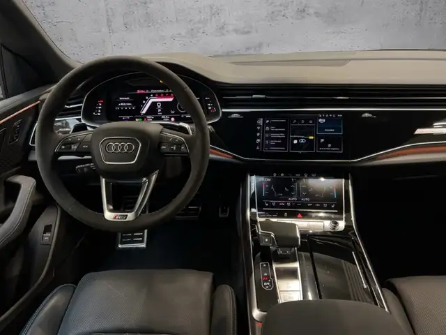 Audi RS Q8 view 12